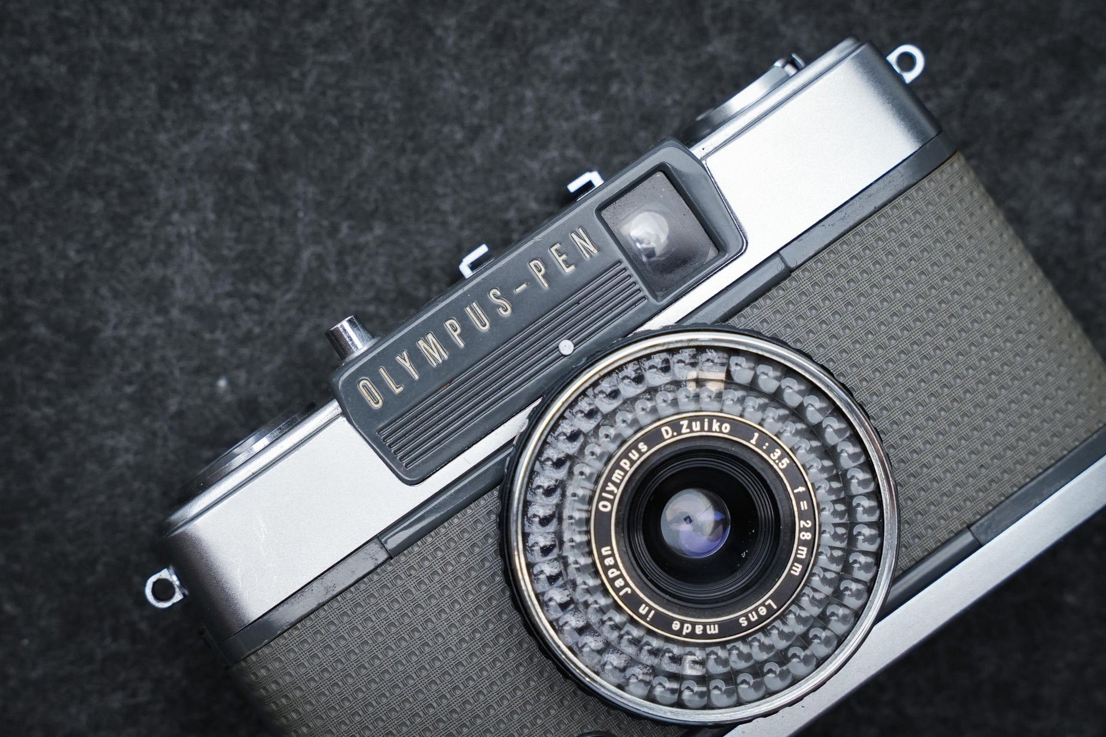 Olympus Pen EE-2 Half-Frame + gratis Kodak film | Iconische Vintage Point & Shoot uit 1968 | Voor Straatfotografie, Reizigers en Creatieven