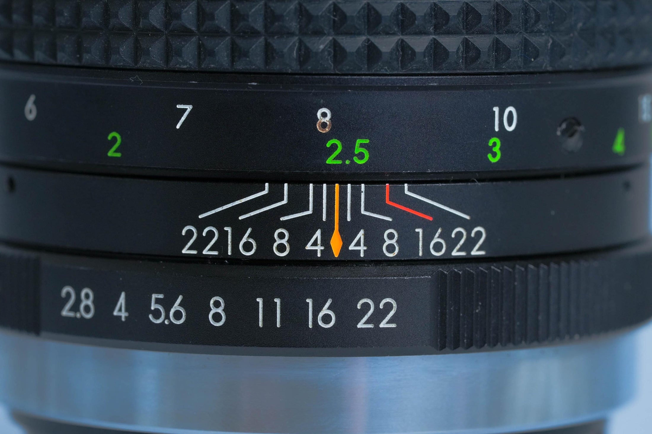 Sun 135mm f/2.8 Telelens (Yashica/Contax vatting) – Vintage MF Lens | Volledig Werkend