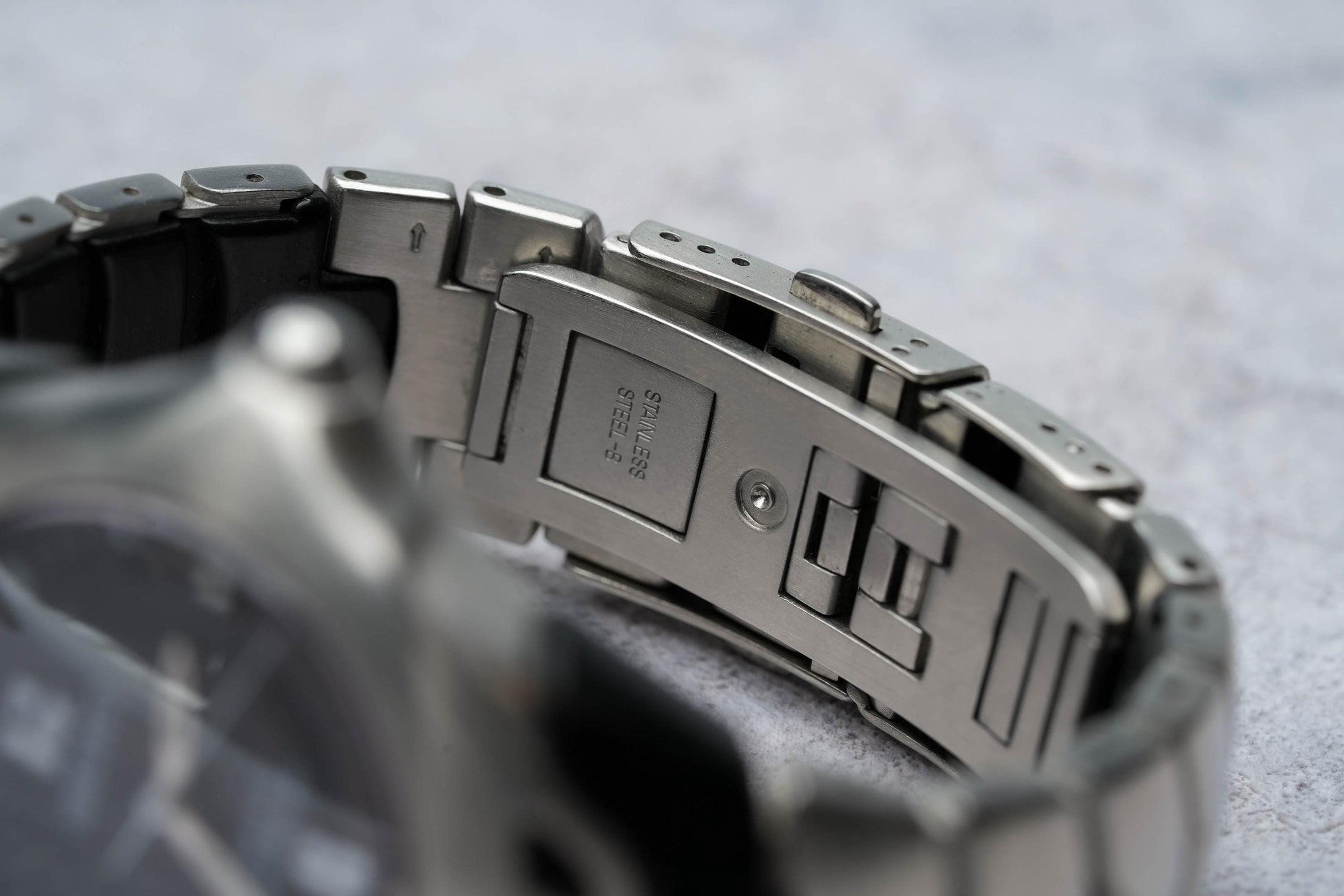 Seiko 5J22-0A70 – Innovatief Kinetic Auto Relay-horloge met Futuristisch Design by Unseend