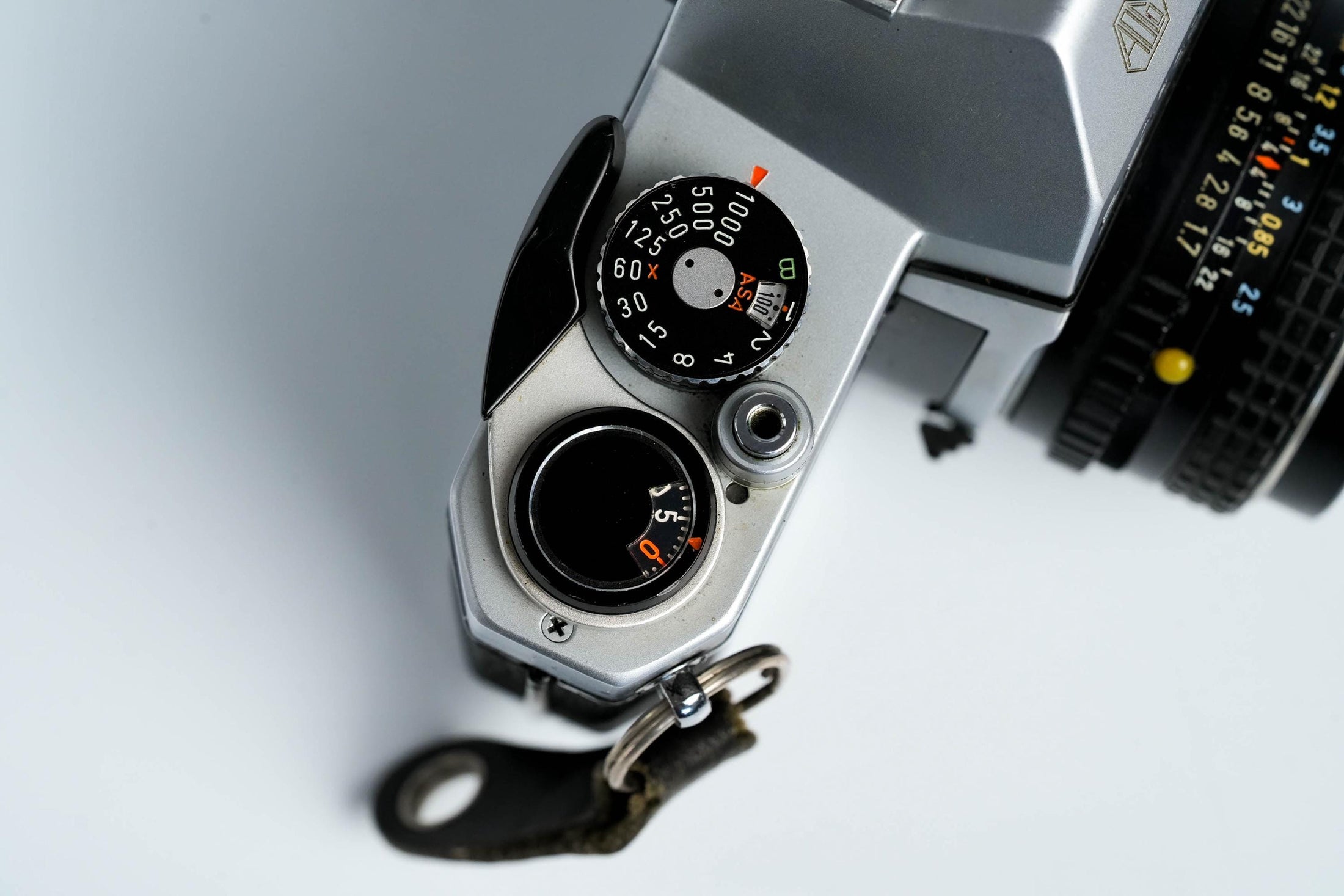 Pentax K1000 + SMC Pentax-M 50mm f/1.7 – Volledig werkend + gratis 35mm film