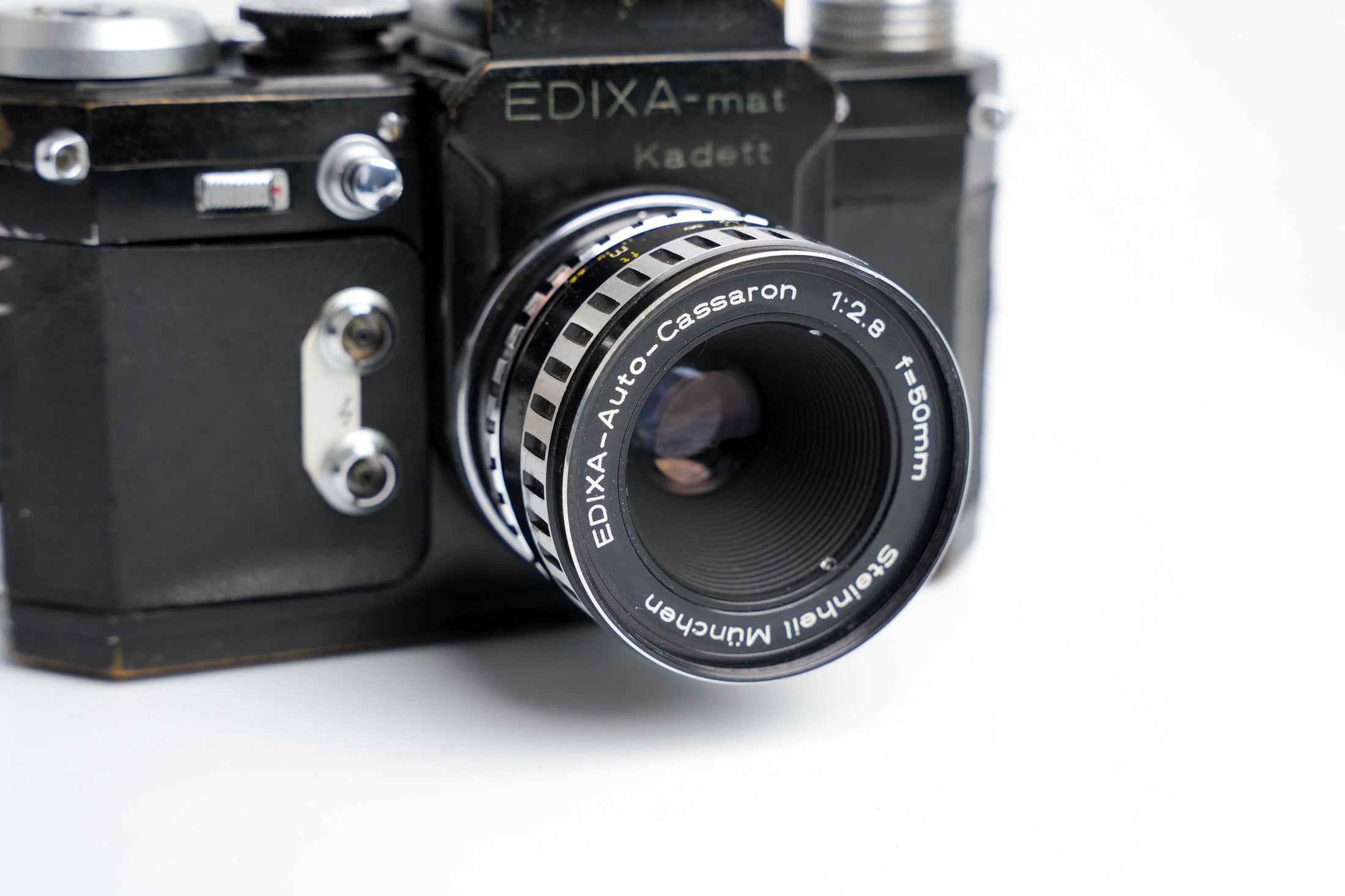 Edixa-mat Kadett – Mechanische Duitse SLR met Edixa Auto-Cassaron 50mm f/2.8 Lens