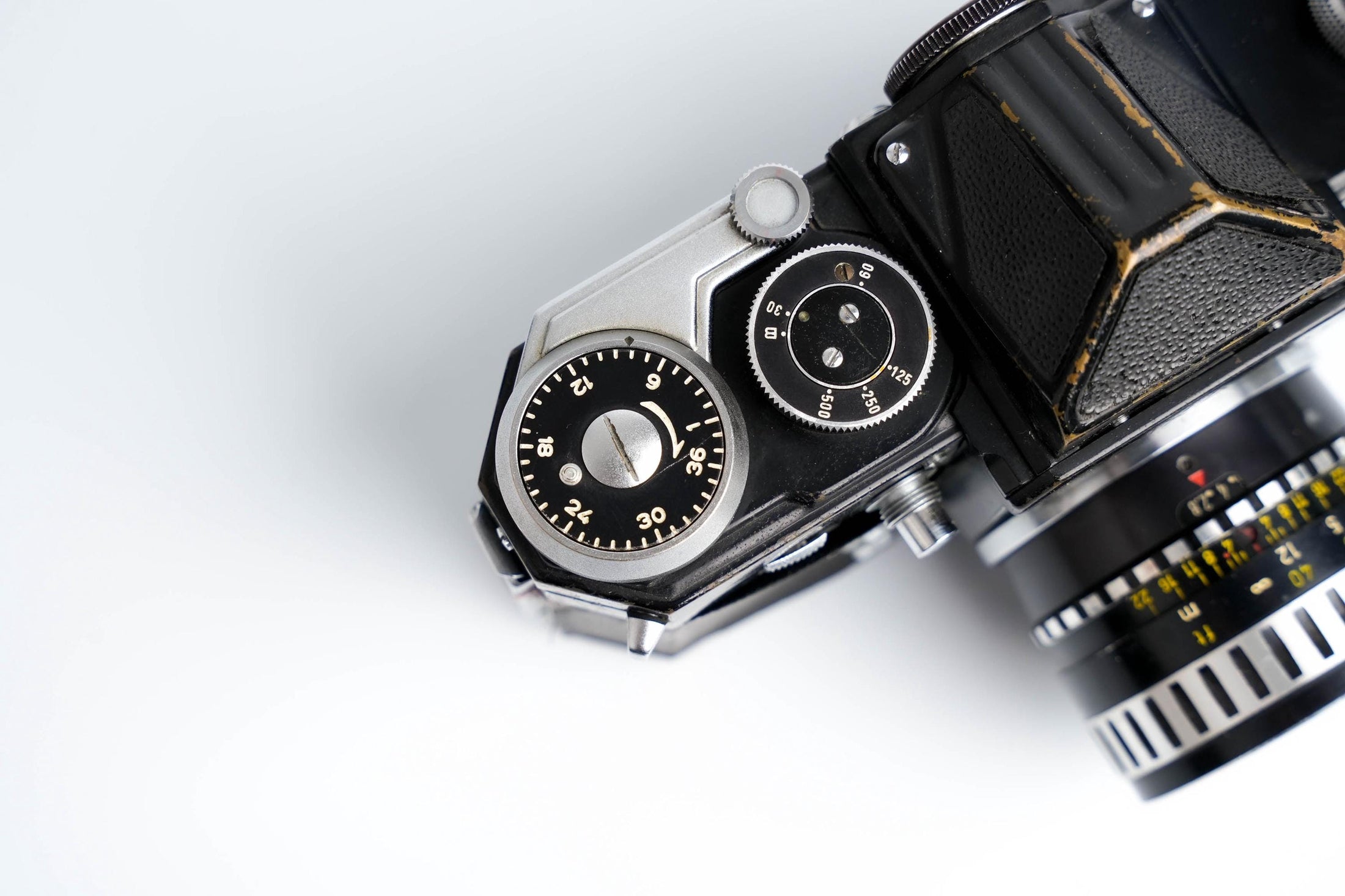 Edixa-mat Kadett – Mechanische Duitse SLR met Edixa Auto-Cassaron 50mm f/2.8 Lens
