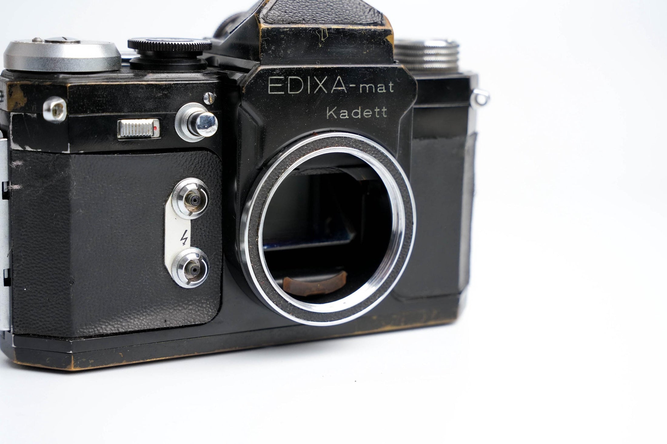 Edixa-mat Kadett – Mechanische Duitse SLR met Edixa Auto-Cassaron 50mm f/2.8 Lens