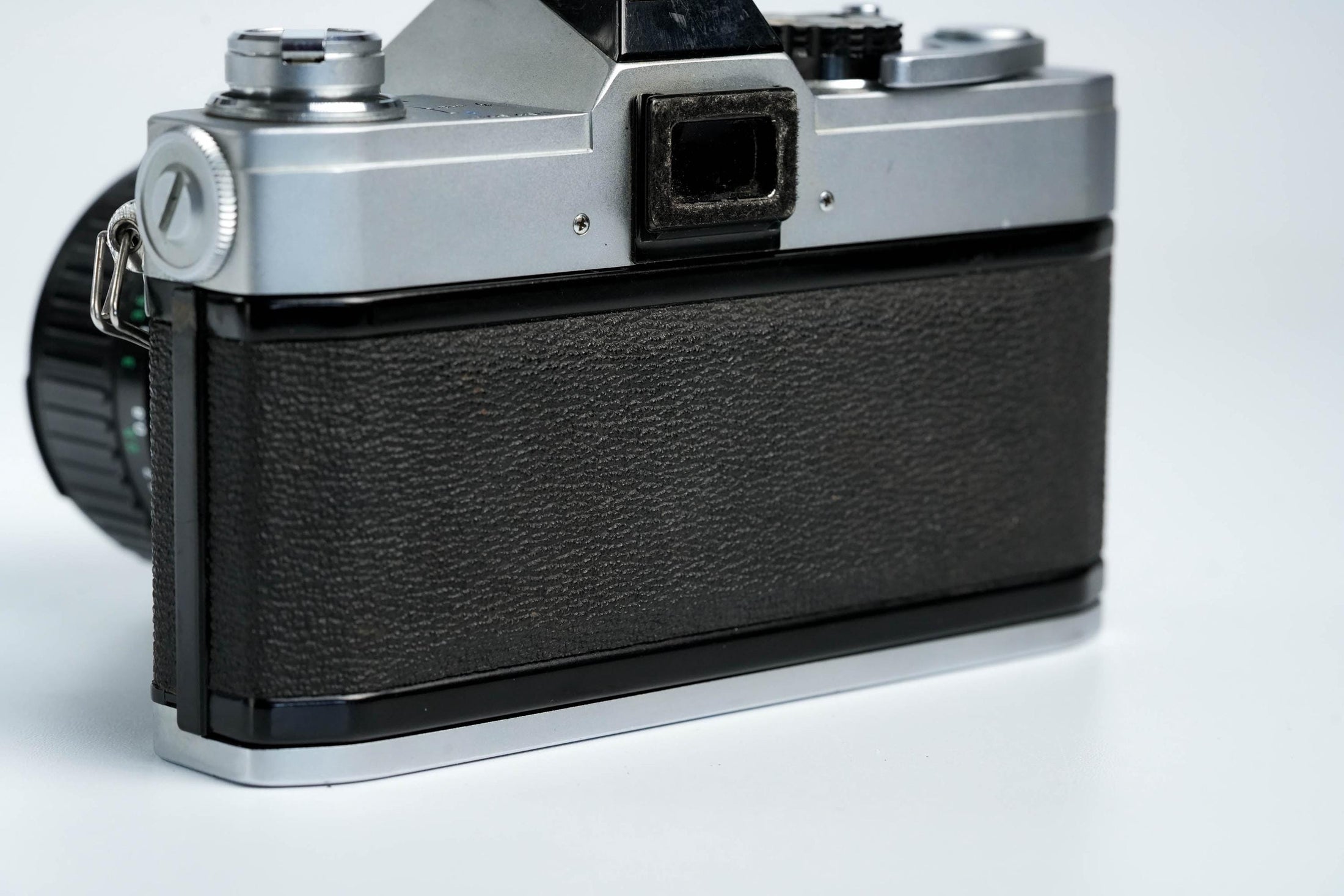 Canon FTb QL + 35-70mm f/3.5-4.5 – Volledig werkend + gratis 35mm film