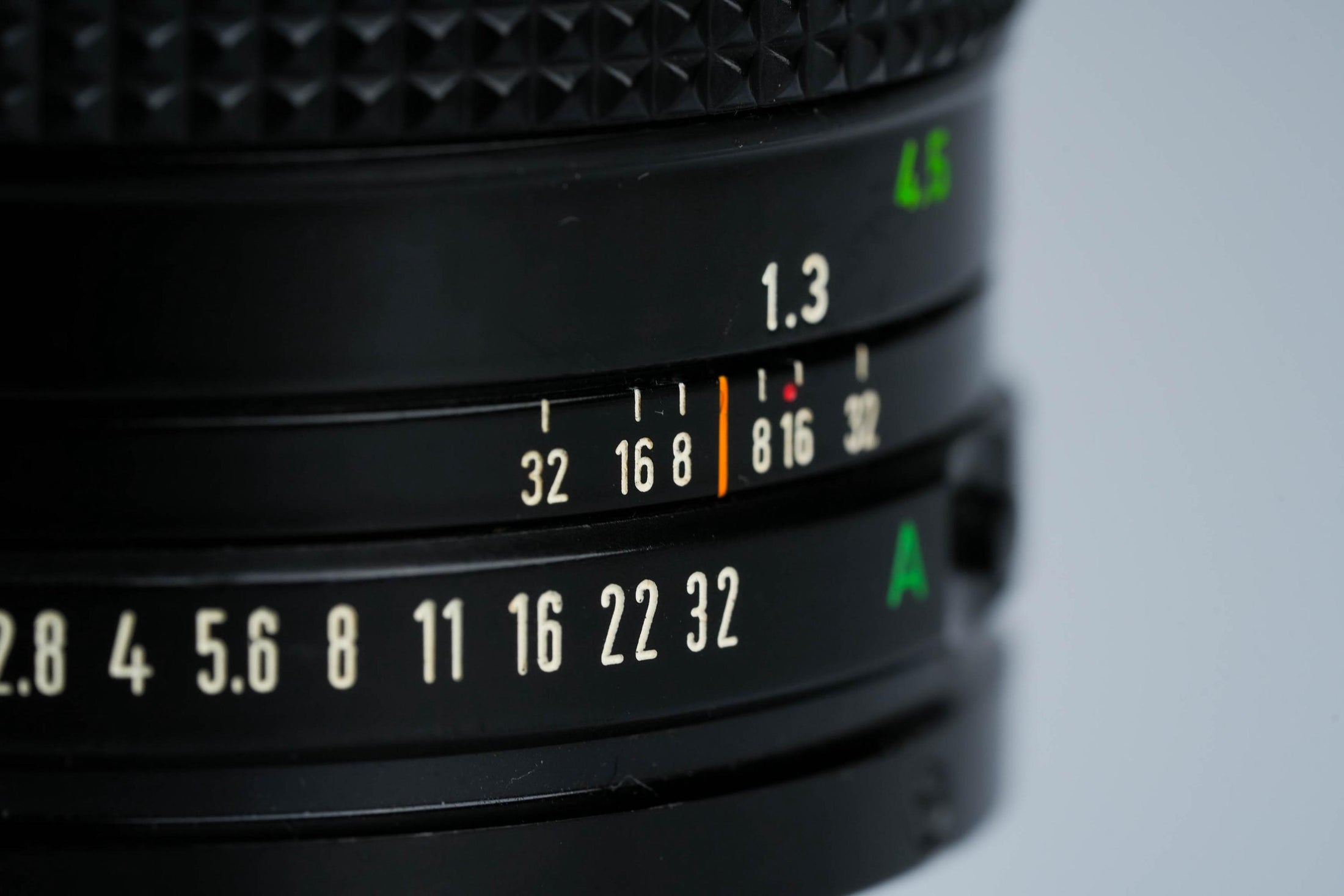 Canon FD 135mm f/2.8 Telelens – Krachtige Portretlens met Prachtige Bokeh