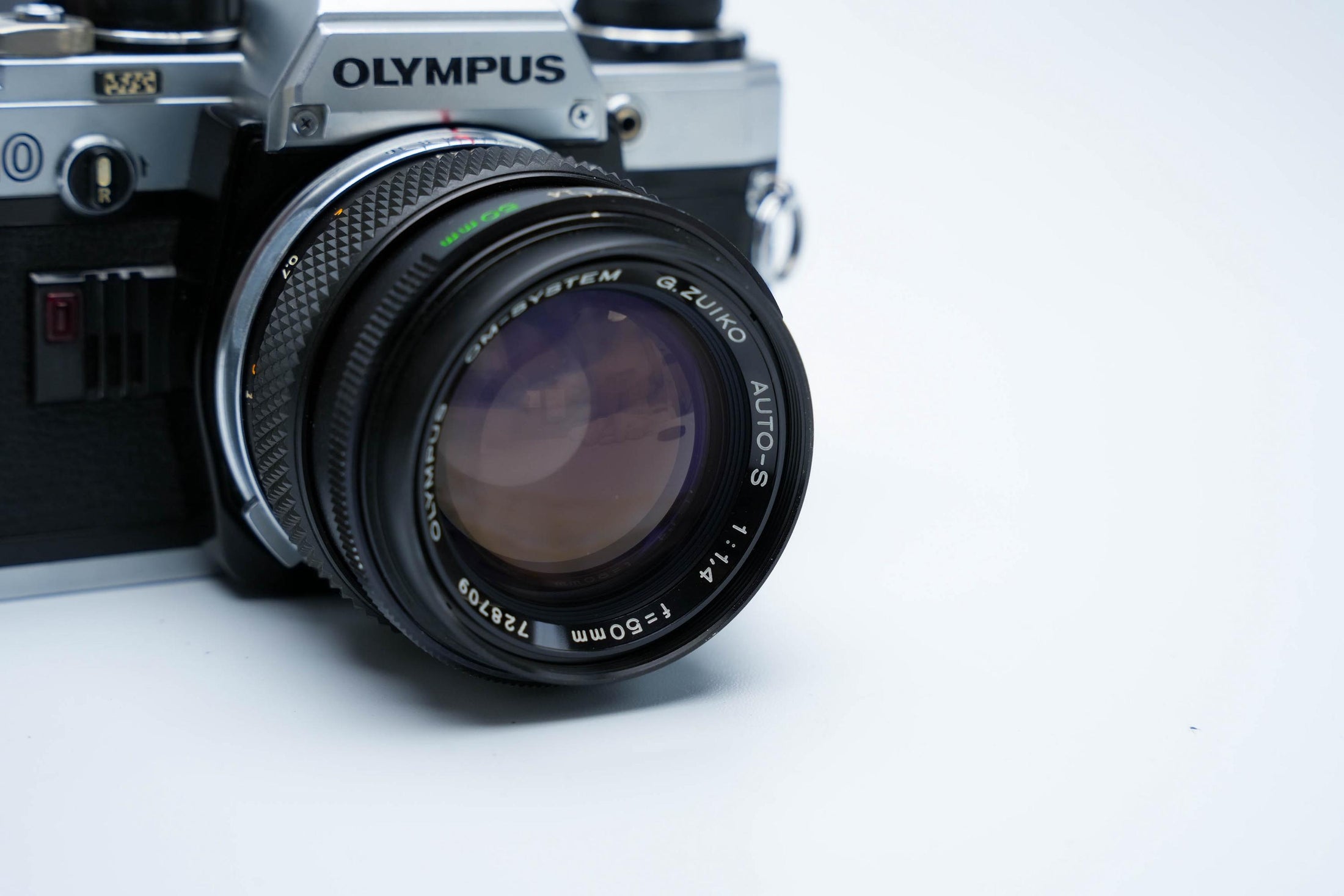 Olympus OM-10 – Olympus G.Zuiko 50mm f/1.4 + Gratis Kodak Gold 35mm Film