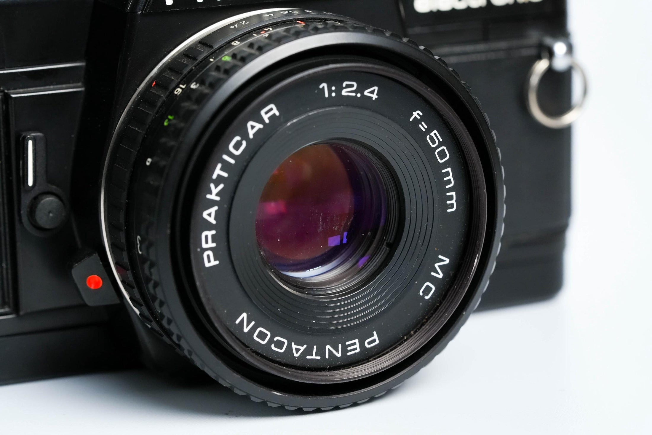 Praktica BCA + Prakticar 50mm f/2.4 + gratis 35mm film – Elektronische vintage SLR