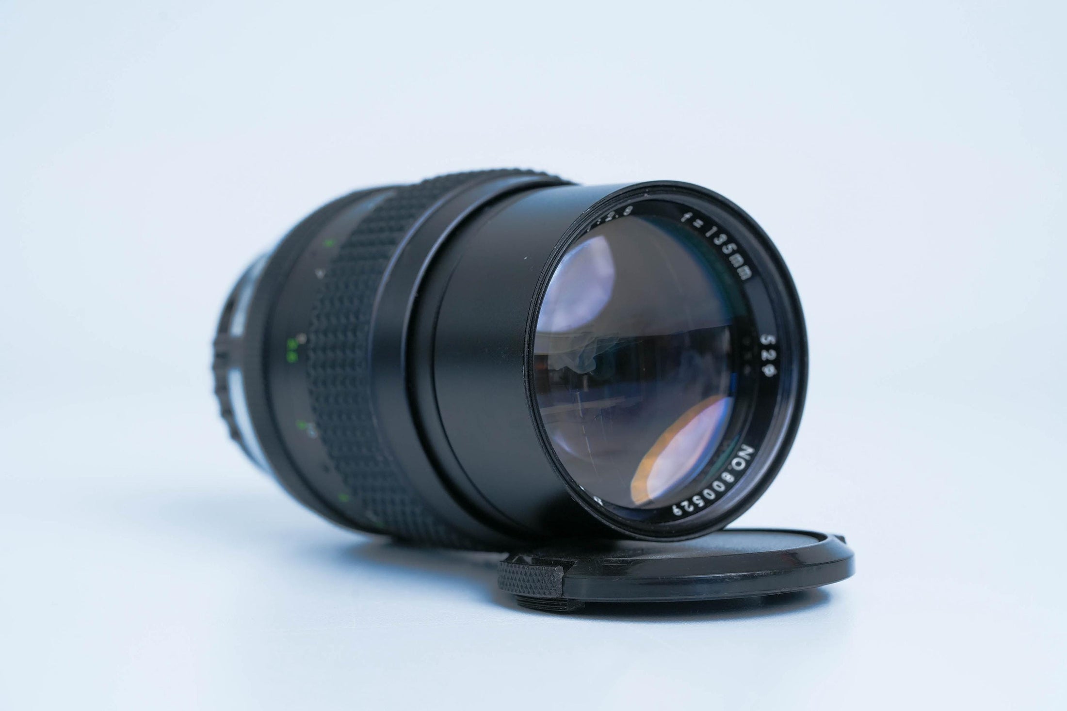 Sun 135mm f/2.8 Telelens (Yashica/Contax vatting) – Vintage MF Lens | Volledig Werkend