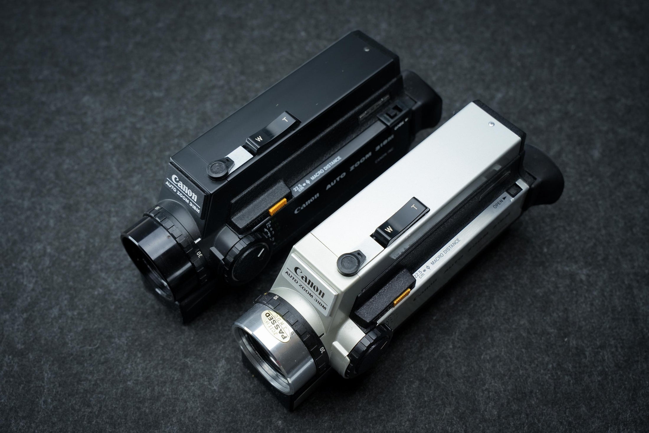 Canon Auto Zoom 318M Super 8 Camera uit 1976, macrofunctie en originele accessoires – ideaal voor filmmakers, reizigers en verzamelaars