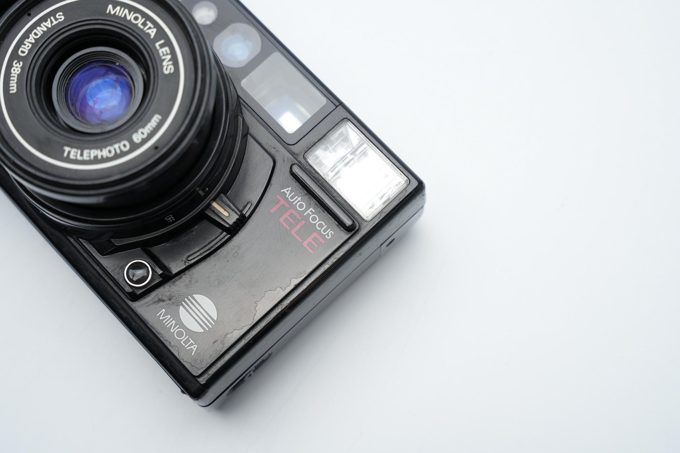 Minolta Auto Focus Tele - Klassieke Dual-Lens Point-and-Shoot Camera