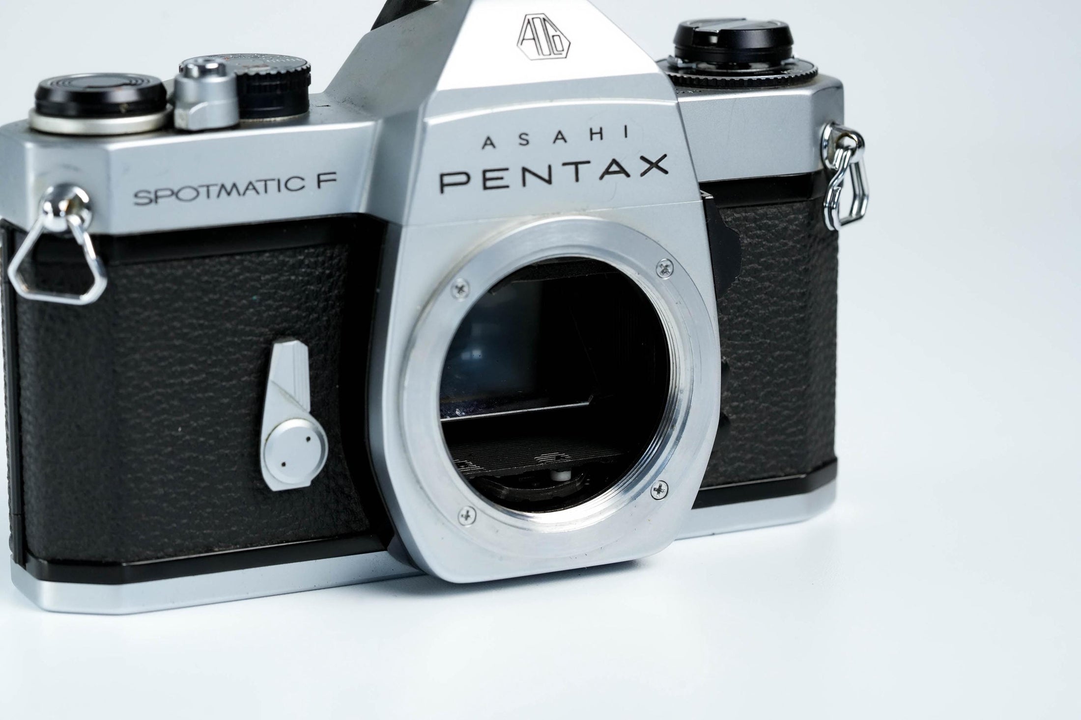Pentax Spotmatic F + SMC Takumar 55mm f/1.8 – Volledig werkend + gratis 35mm film