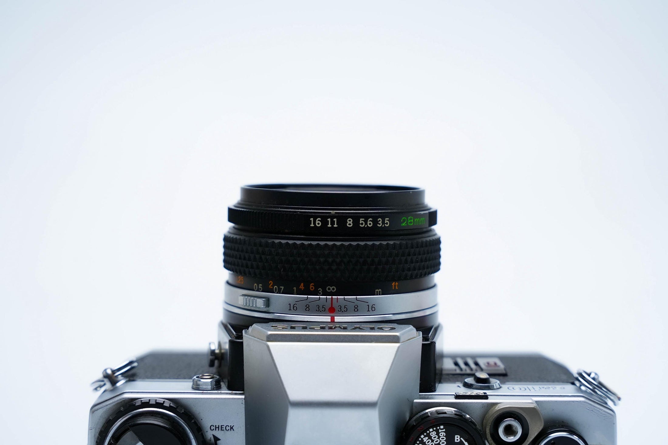 Olympus OM-10 + OM-System G.Zuiko 28mm f/3.5 + Gratis Kodak Gold 35mm