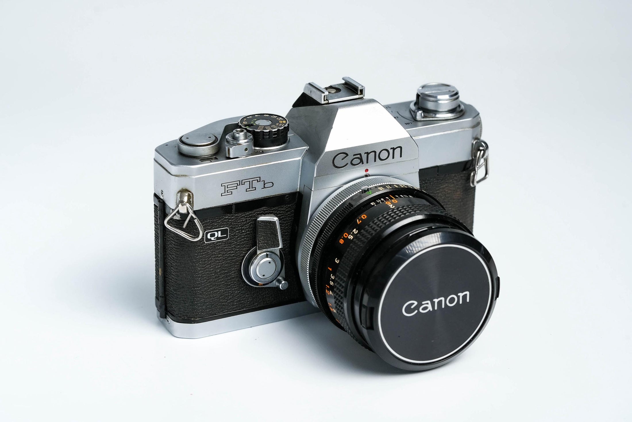 Canon FTb + 50mm f/1.8 SC + Gratis Kodak Gold – Vintage 35mm SLR | Volledig werkend