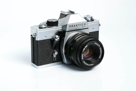 Praktica LTL + Pentacon 50mm f/1.8 + gratis 35mm film – Mechanische vintage SLR