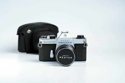 Pentax Spotmatic F + SMC Takumar 55mm f/1.8 – Volledig werkend + gratis 35mm film