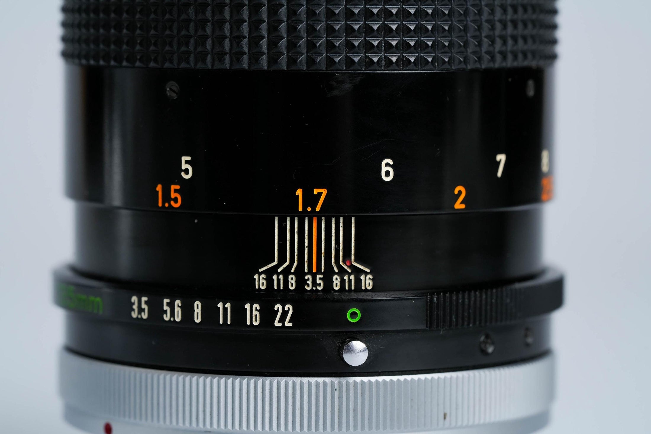 Canon FD 135mm f/3.5 S.C. Telelens – Klassieke Portretspecialist met Schitterende Bokeh