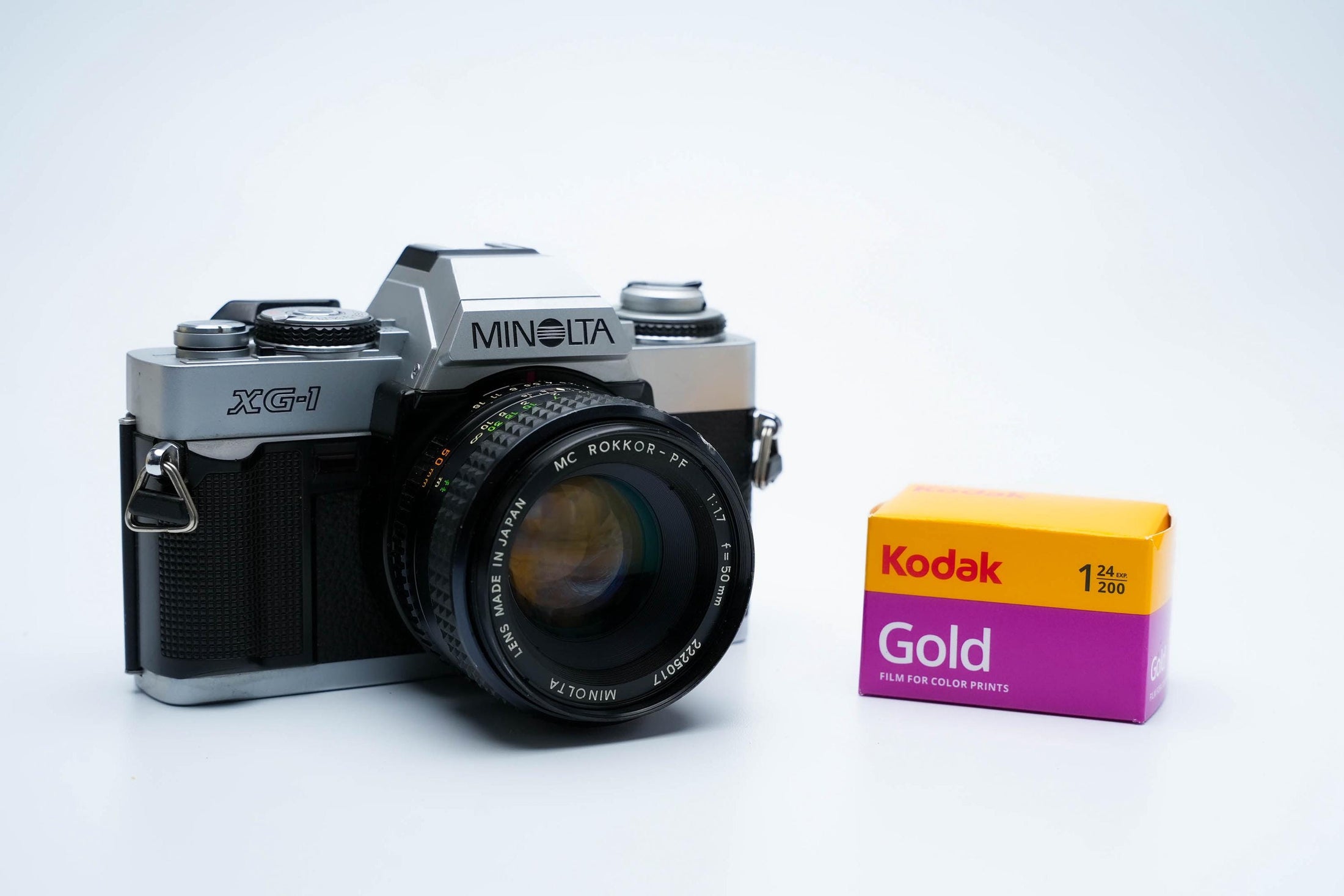 Minolta XG-1 + MC Rokkor-PF 50mm f/1.7 + gratis Kodak Gold 35mm film