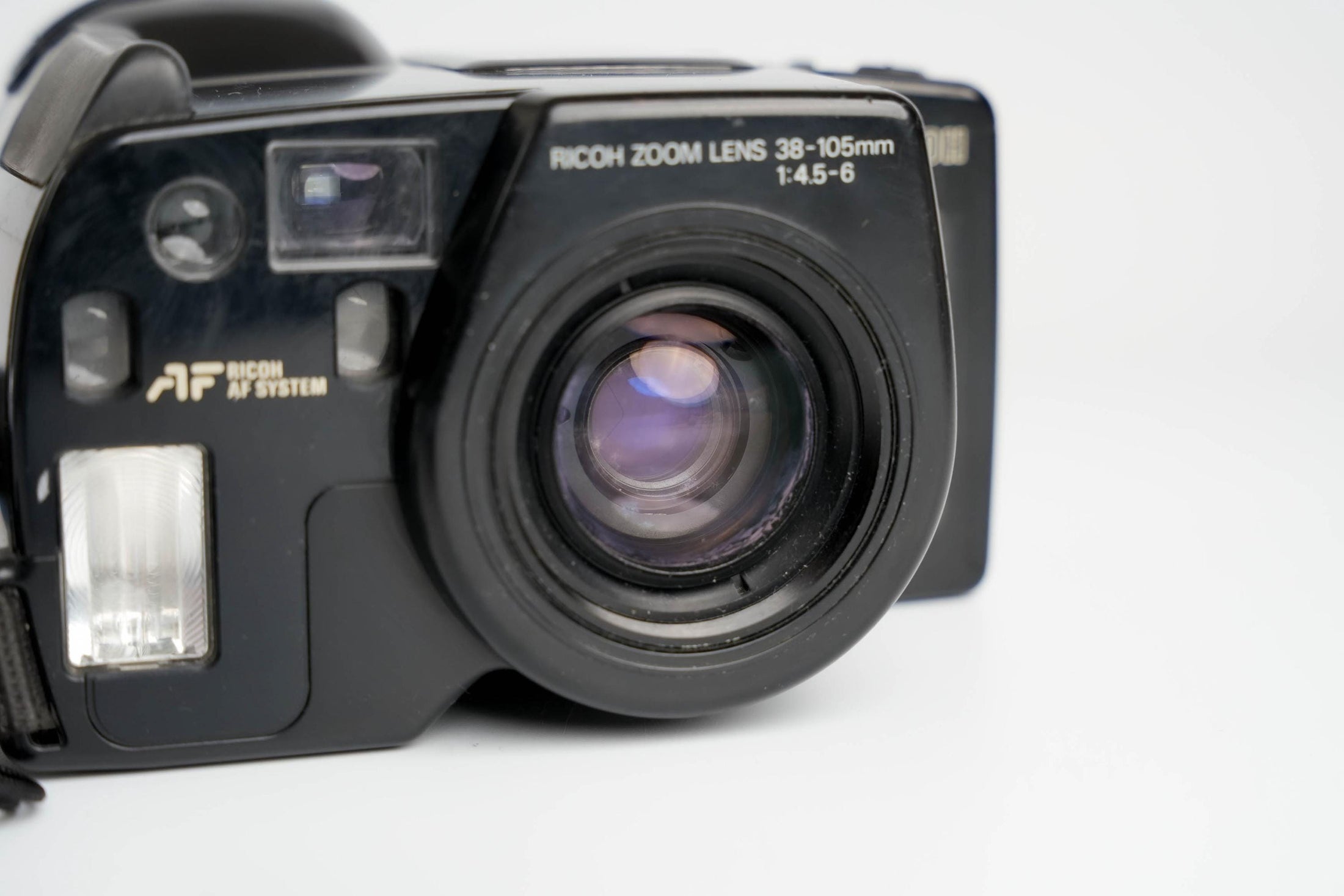Ricoh Mirai 105: Retro Analoge Camera met Moderne Autofocus