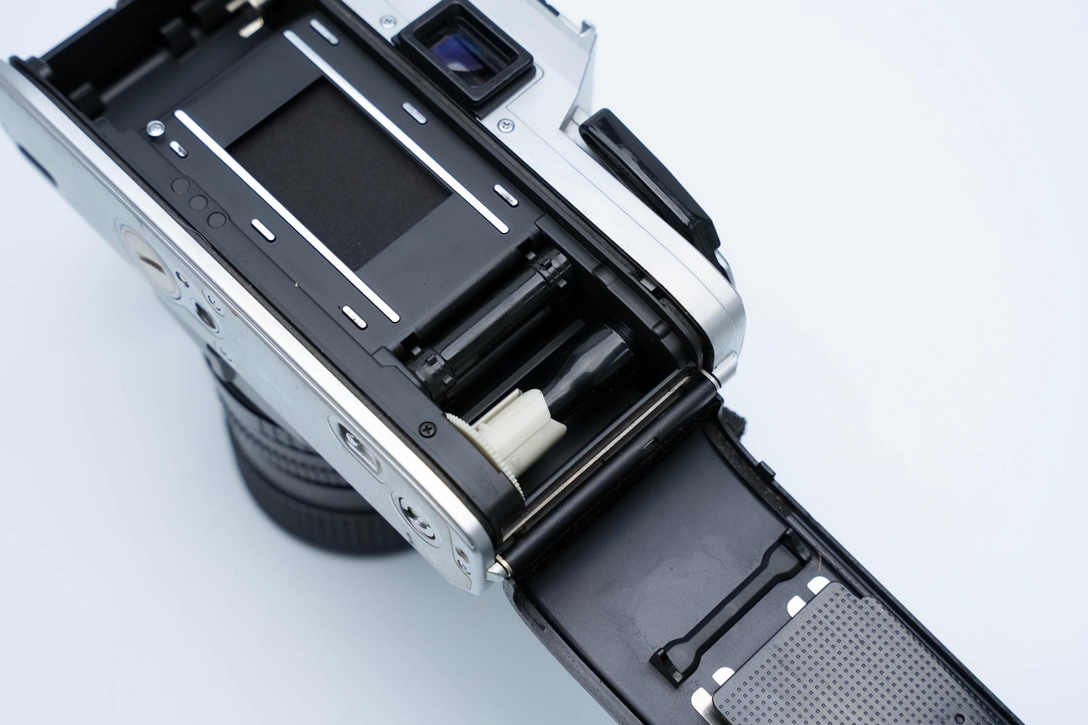 Minolta X-300 – MD Zoom 28-70mm f/3.5-4.8 + Gratis Kodak Gold