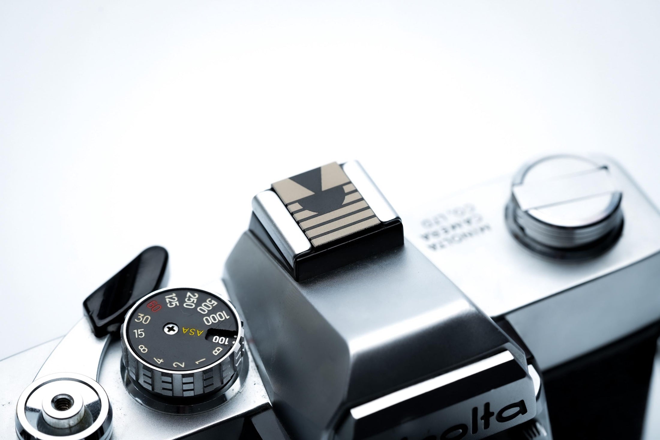 Hotshoe cover Bauhaus zonsondergang – minimalistisch horizon design – zwart aluminium flitsschoen accessoire voor Fujifilm X100VI, Sony