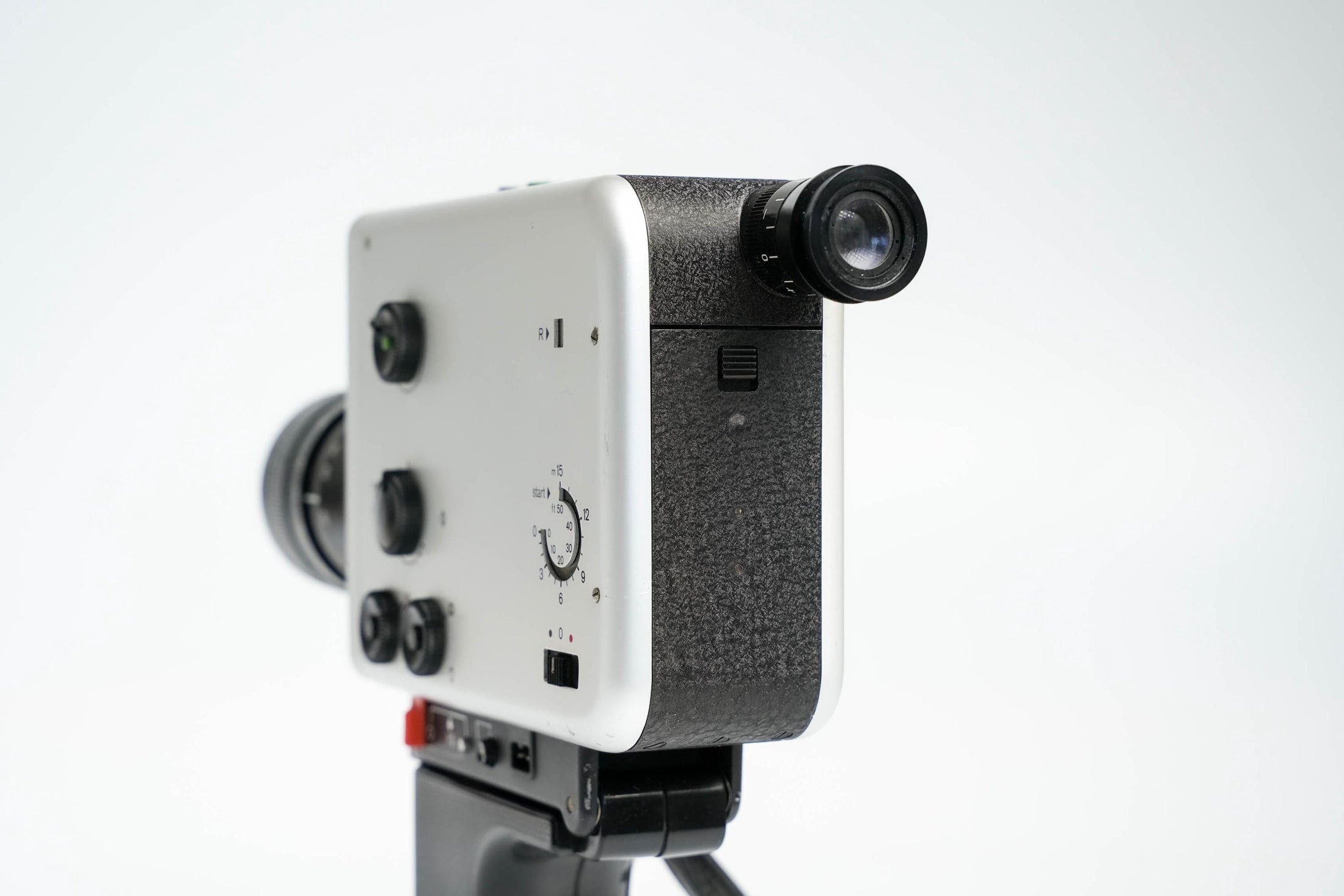 Nizo 481 Super 8 Filmcamera – Vintage Bauhaus Design, Volledig Werkend