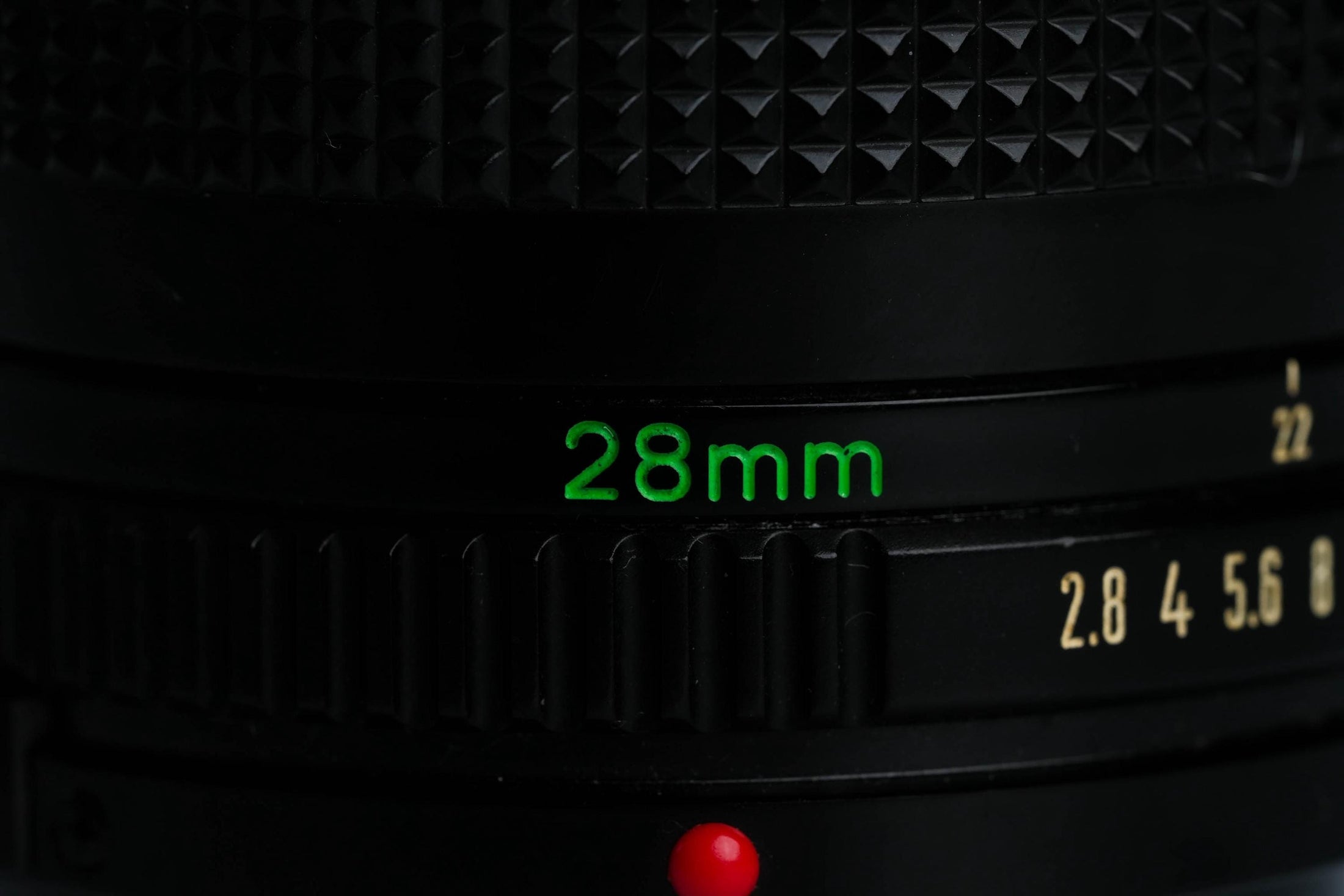 Canon FD 28mm f/2.8 Groothoeklens – Compact, Scherp en Perfect voor Straatfotografie