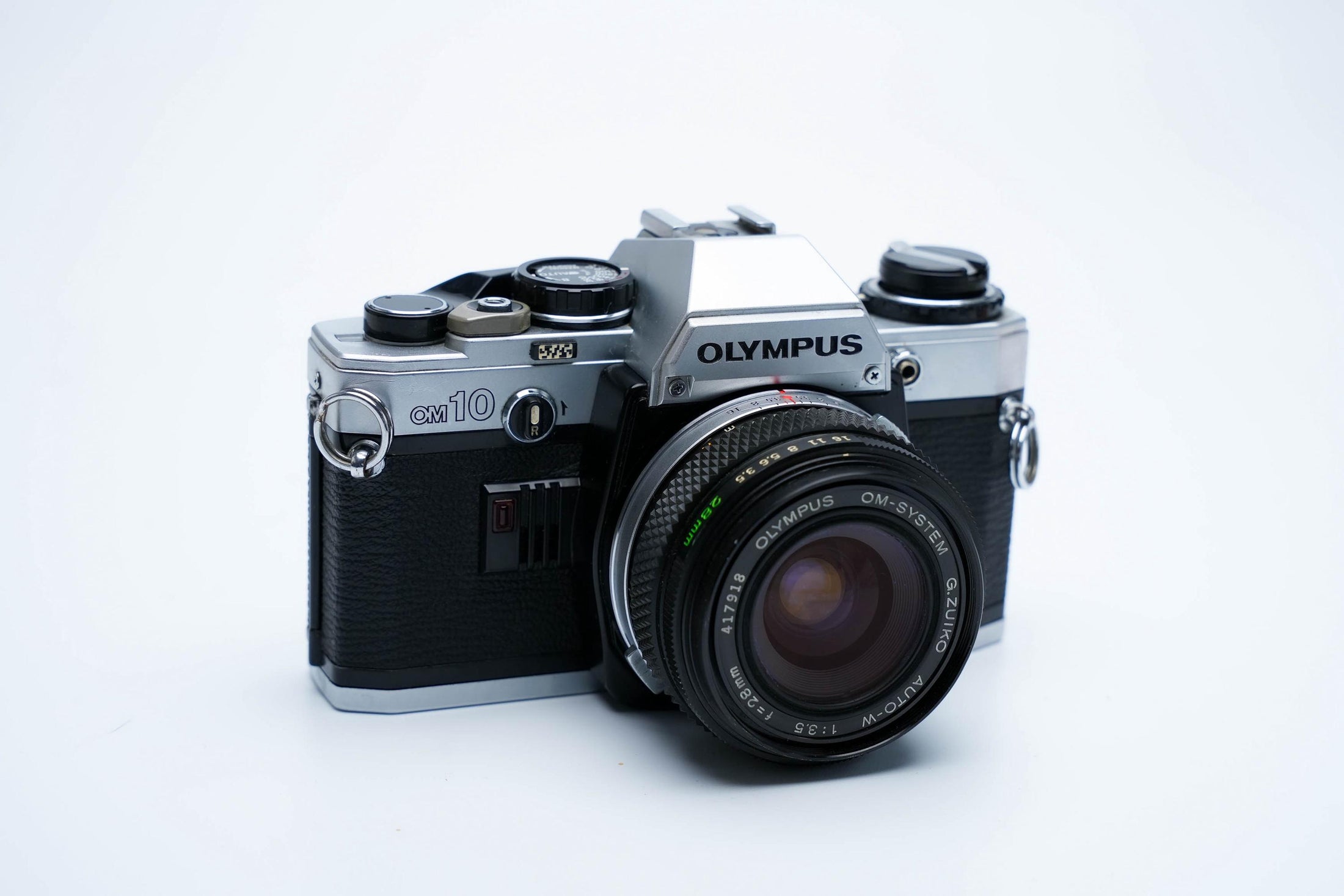 Olympus OM-10 + OM-System G.Zuiko 28mm f/3.5 + Gratis Kodak Gold 35mm