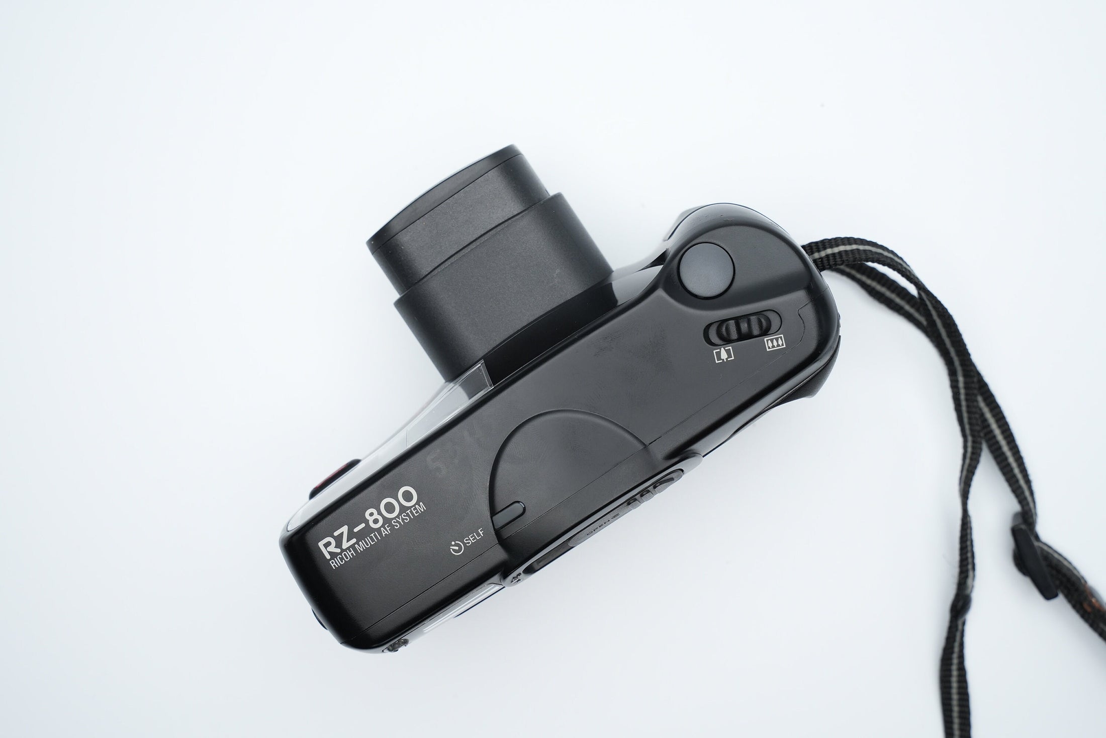 Ricoh RZ-800 - Compacte 35mm Point-and-Shoot Camera met Zoomlens en Macrofunctie