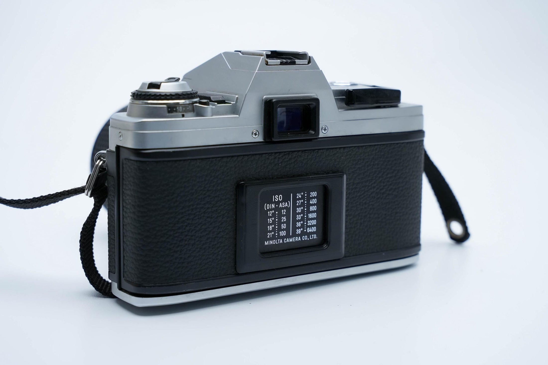 Minolta X-300 – MD Zoom 28-70mm f/3.5-4.8 + Gratis Kodak Gold