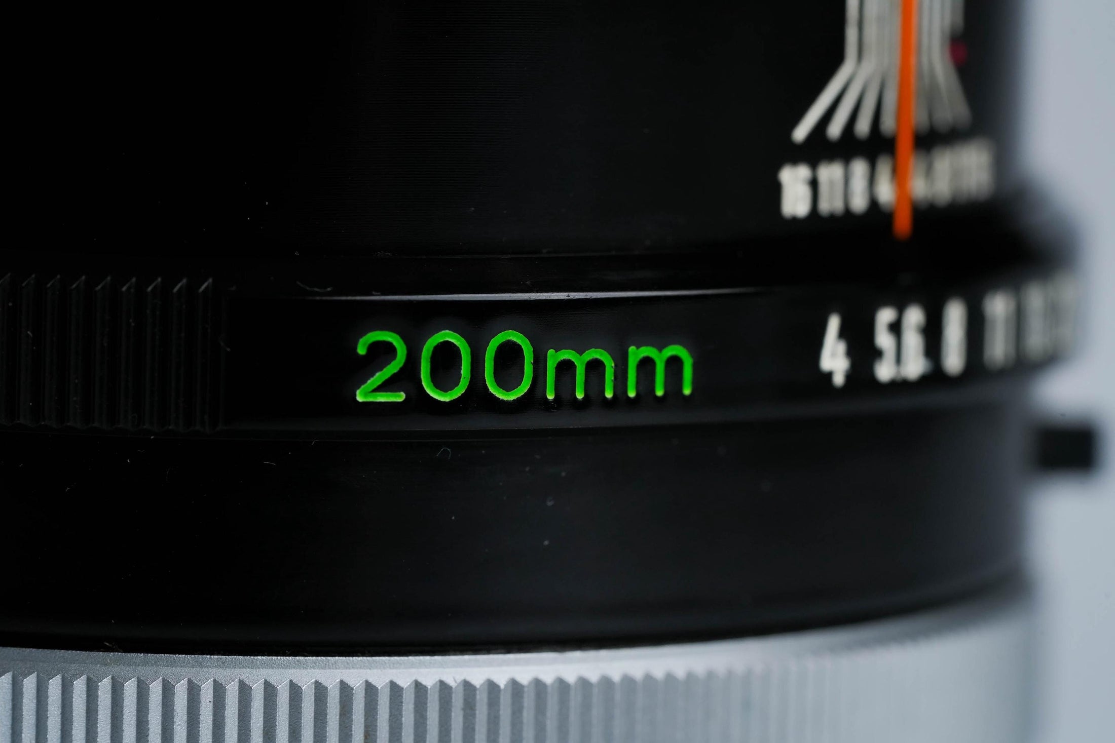 Canon FD 200mm f/4 S.S.C. Telelens – Legendarische Scherpte met Super Spectra Coating