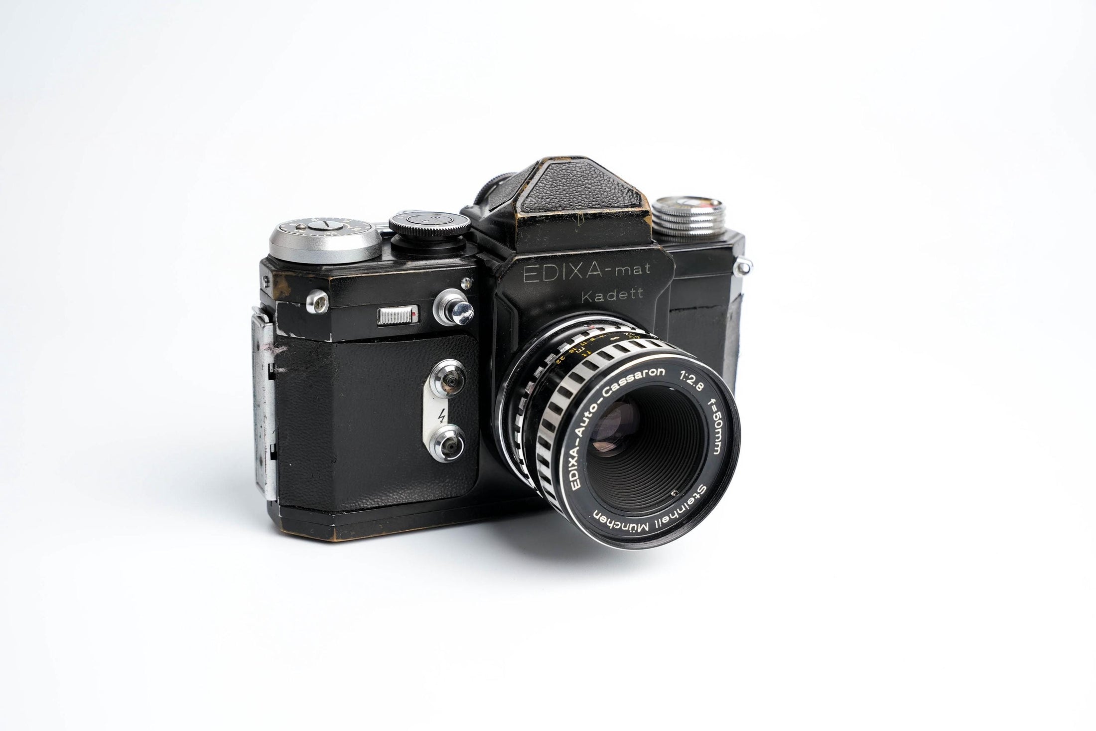 Edixa-mat Kadett – Mechanische Duitse SLR met Edixa Auto-Cassaron 50mm f/2.8 Lens
