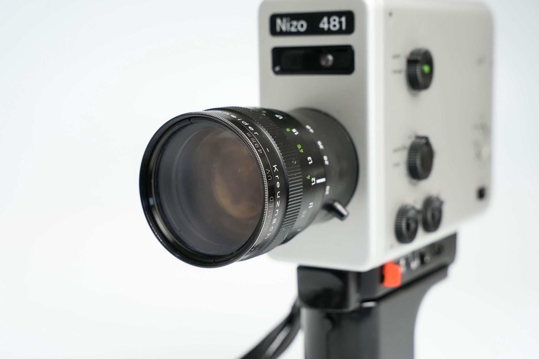 Nizo 481 Super 8 Filmcamera – Vintage Bauhaus Design, Volledig Werkend