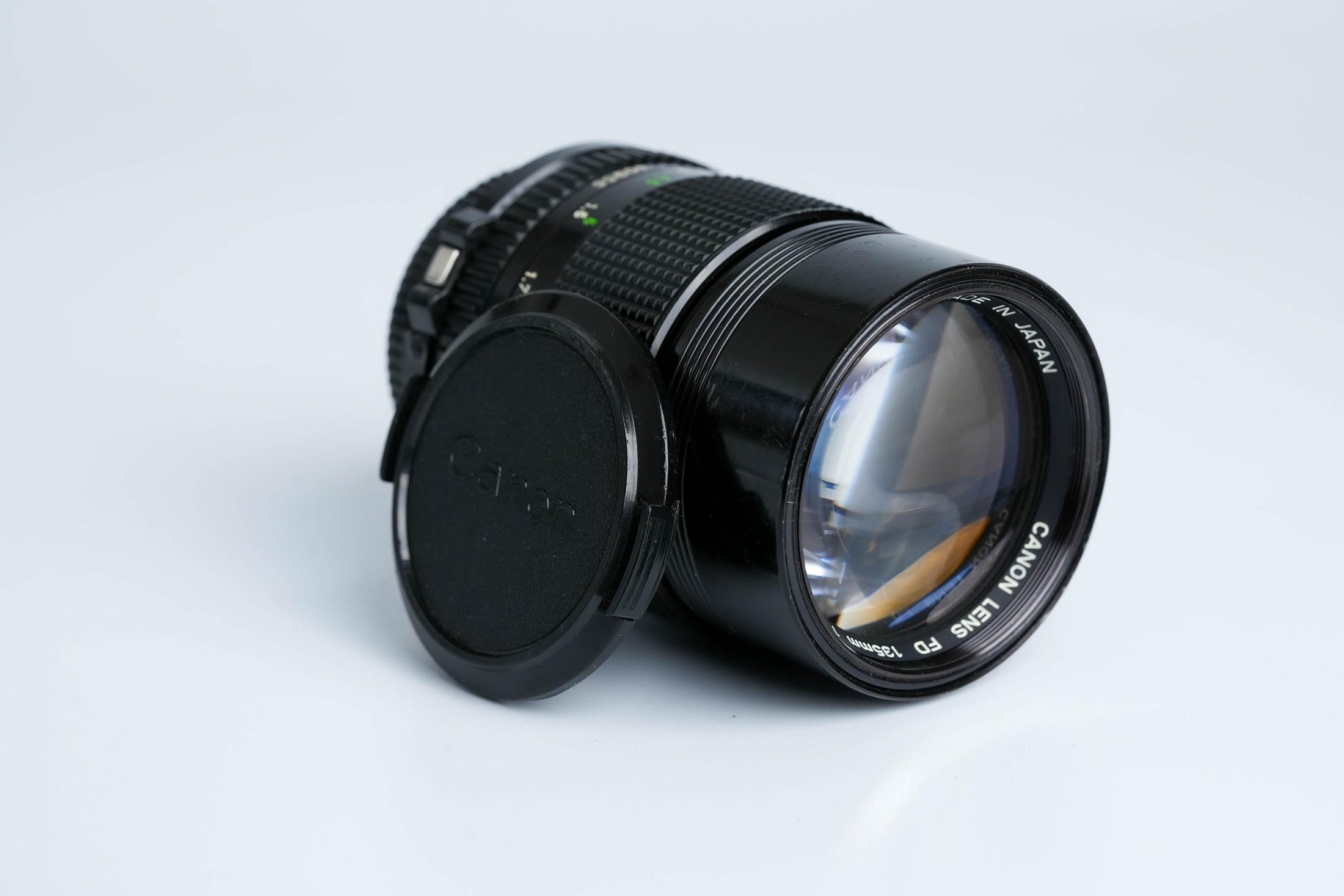 Canon FD 135mm f/2.8 Telelens – Krachtige Portretlens met Prachtige Bokeh