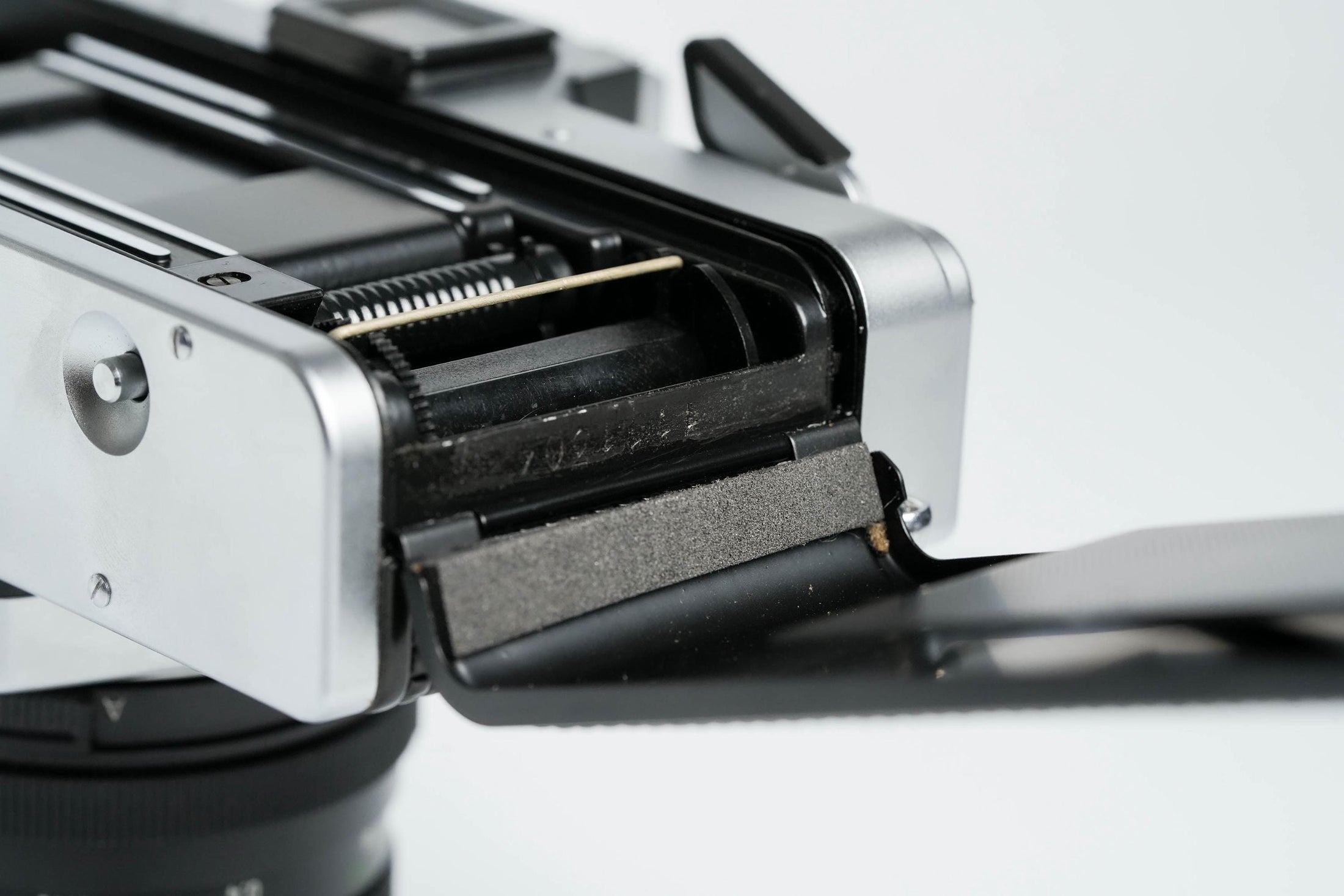 Praktica MTL 3 + Pentacon 50mm f/1.8 – Klassieke Oost-Duitse SLR met scherpe prime-lens