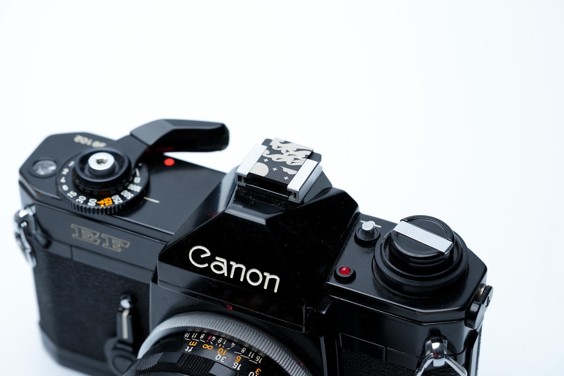 Aquarius Ocean flitsschoendeksel – wilde golven – gelaserd aluminium – zwart gecoat