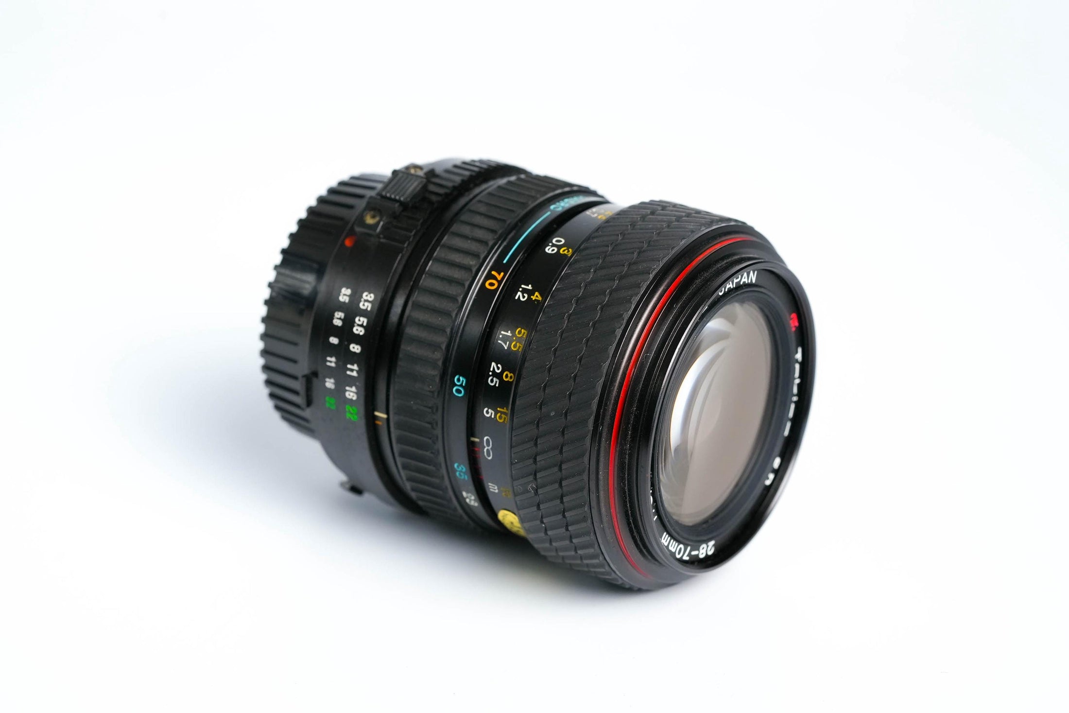 Tokina 28-70mm f3.5-4.5 (Minolta MD) – Veelzijdige Vintage Zoomlens