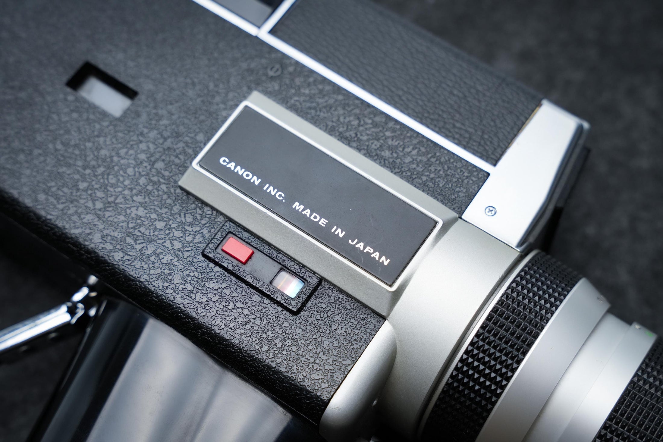 Canon Auto Zoom 518 SV Super 8 Camera uit 1971 – Zilver met zwart - ideaal voor filmkunstenaars, retrovideografen en verzamelaars