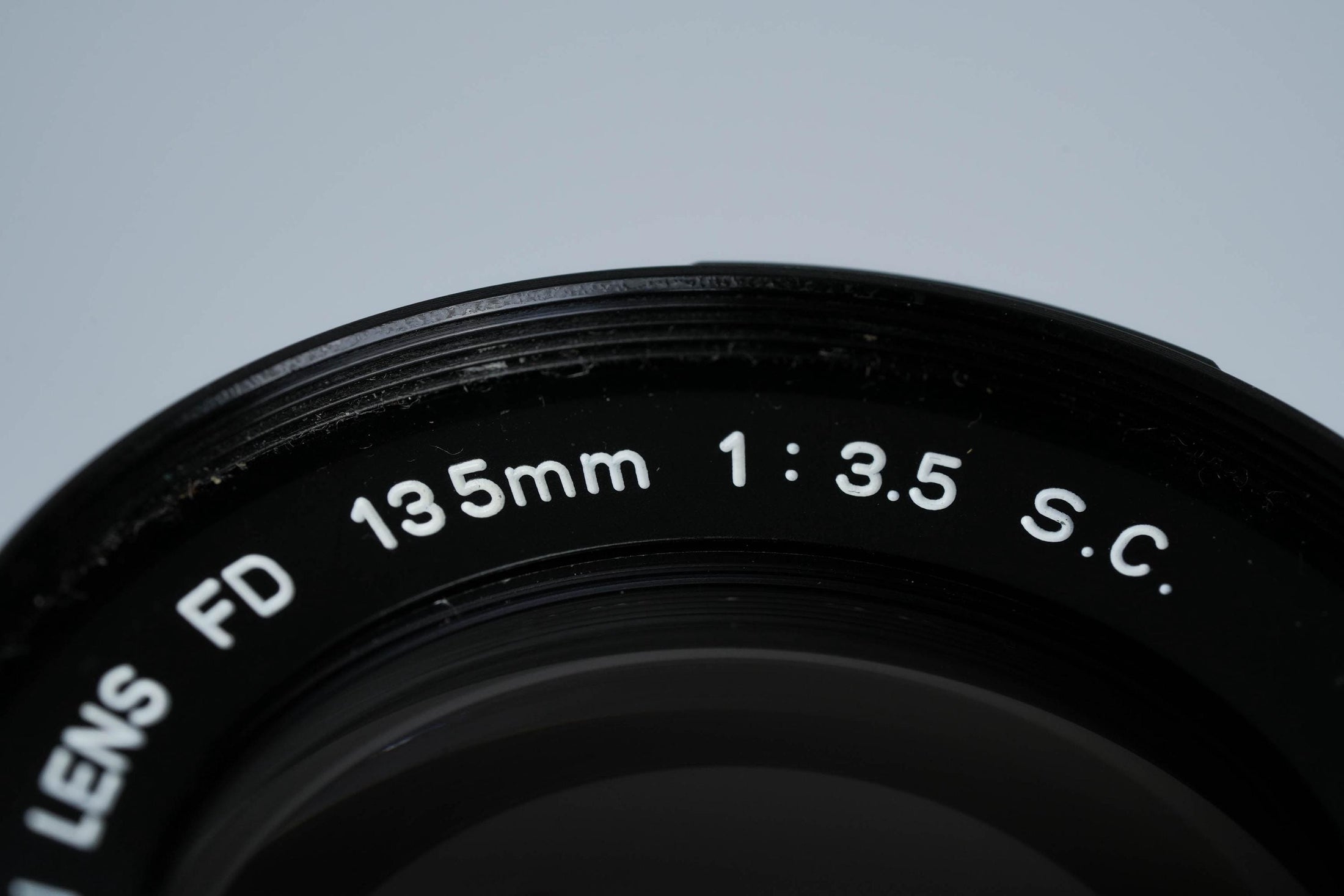 Canon FD 135mm f/3.5 S.C. Telelens – Klassieke Portretspecialist met Schitterende Bokeh