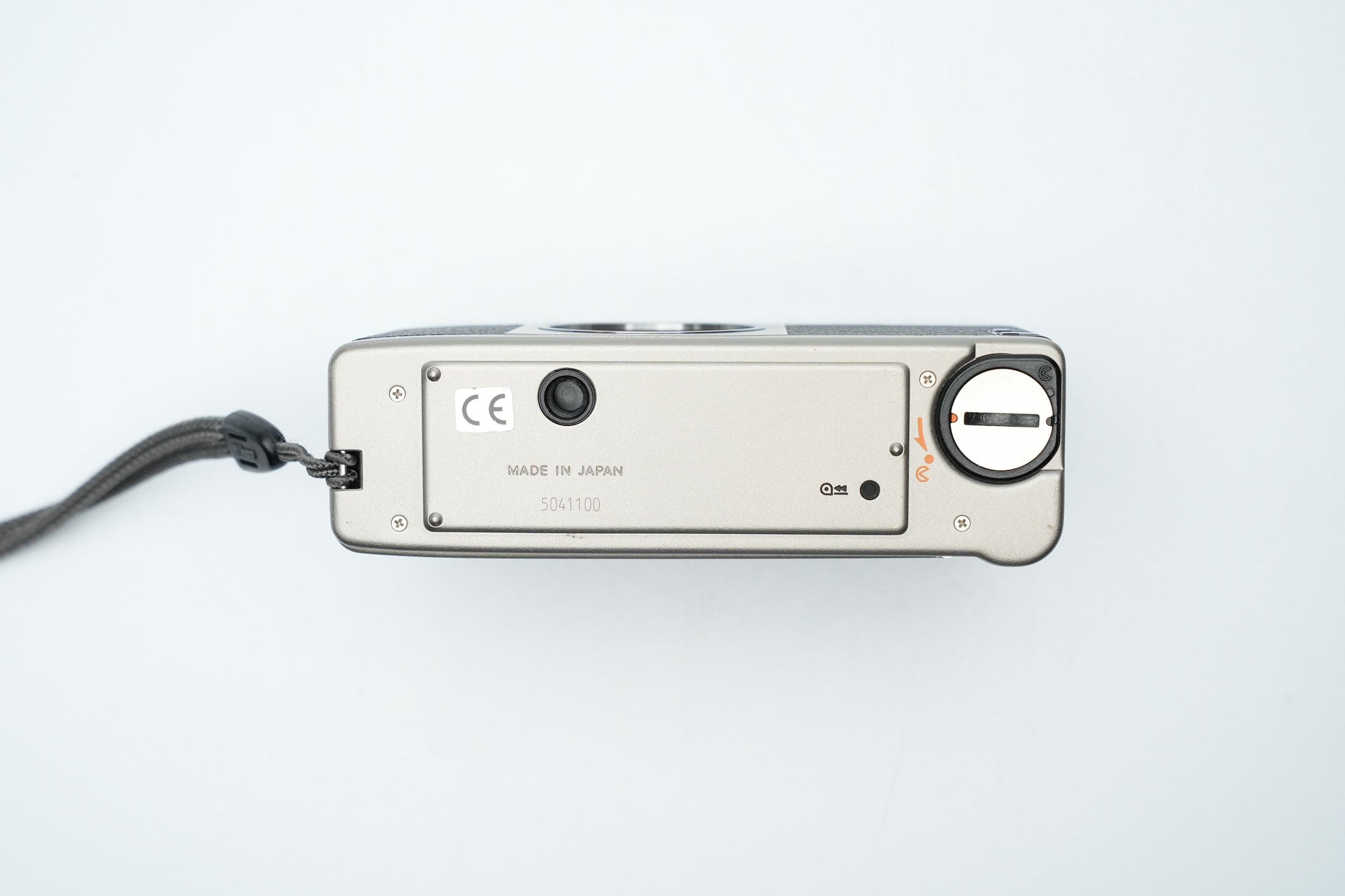 Nikon 35Ti – premium point-and-shoot camera – 1993 – titanium behuizing