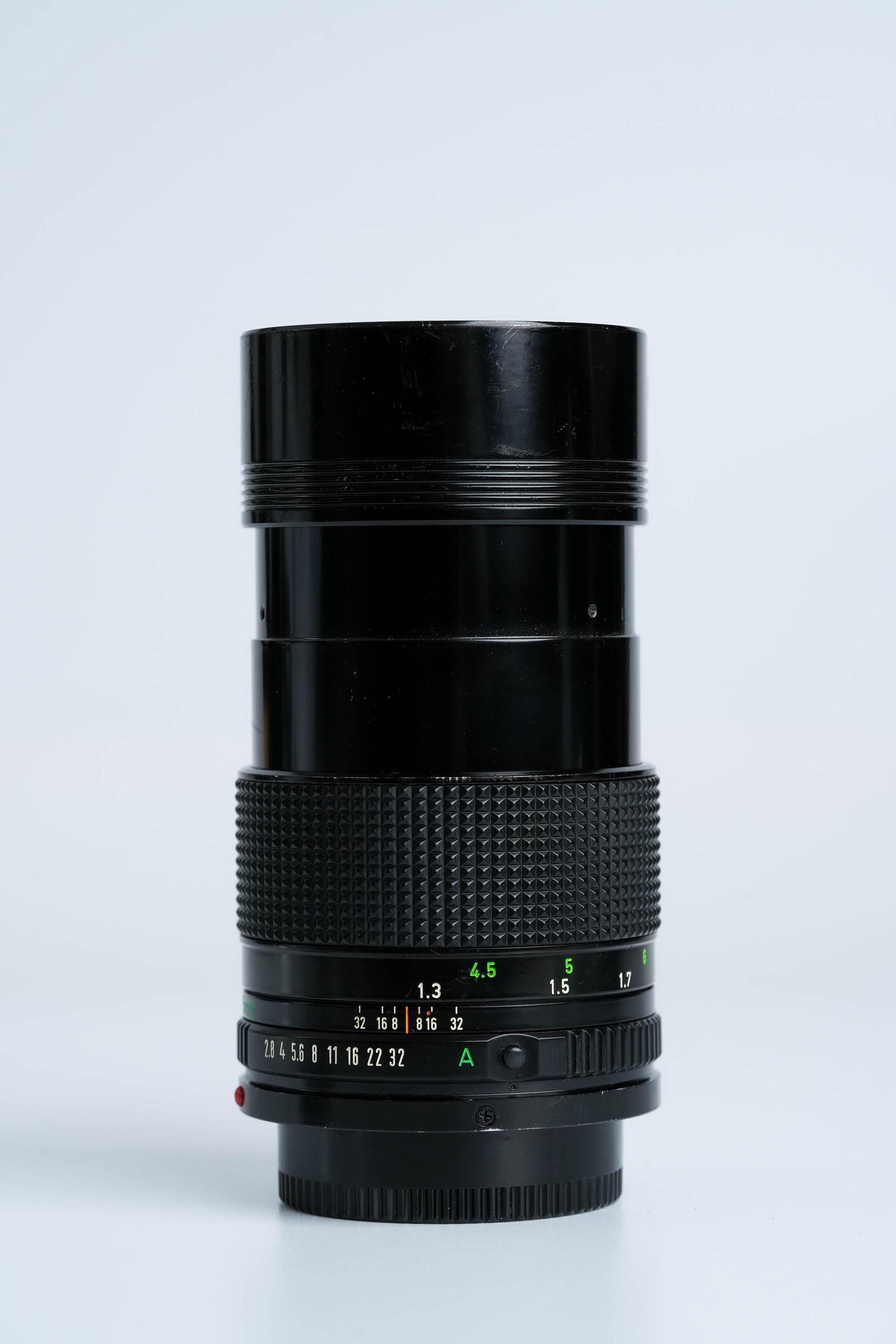 Canon FD 135mm f/2.8 Telelens – Krachtige Portretlens met Prachtige Bokeh