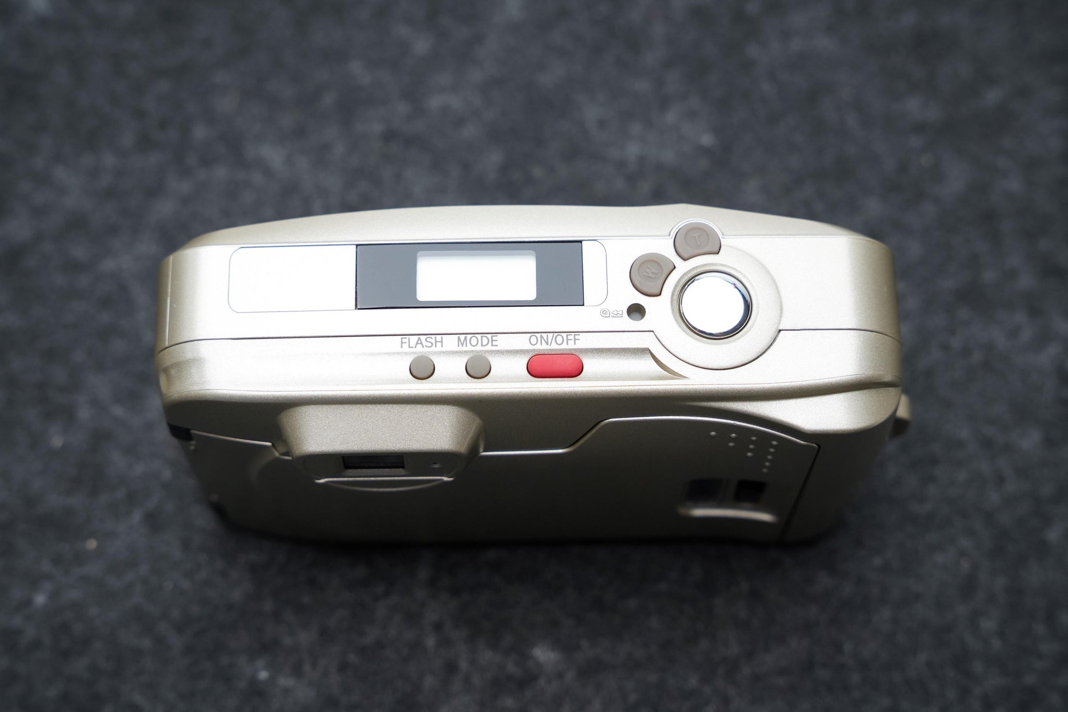 Samsung Fino 700S + gratis 35mm film – 35mm point-and-shoot camera – jaren 1990 – nieuw in doos, old stock