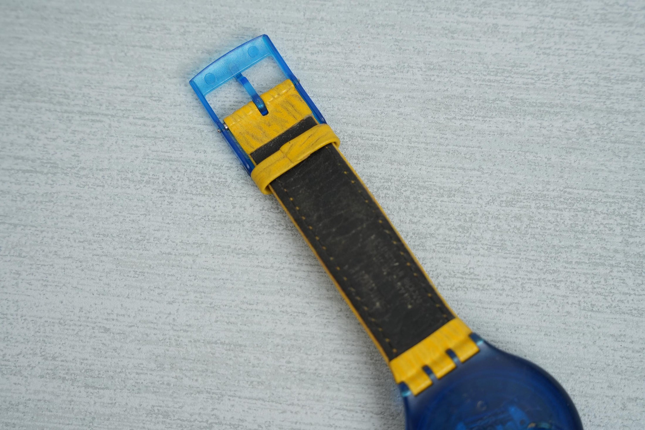 Swatch Scuba 200 "Divine" SDN102 – Vintage Duikhorloge 1990 met Gele Leren Band