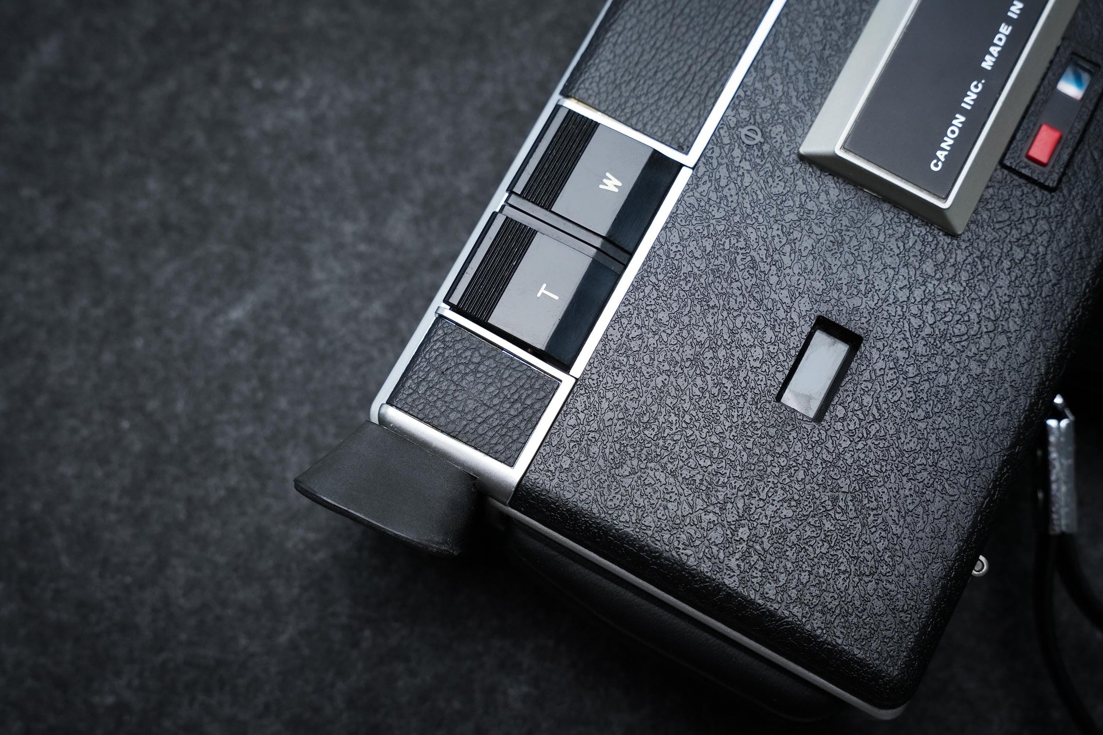 Canon Auto Zoom 518 SV Super 8 Camera uit 1971 – Zilver met zwart - ideaal voor filmkunstenaars, retrovideografen en verzamelaars