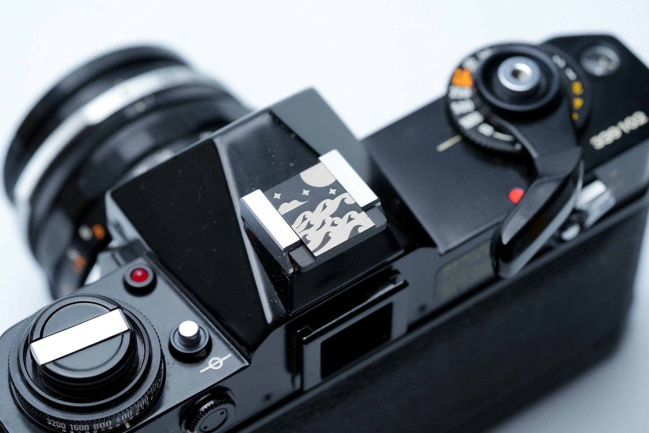 Aquarius Ocean flitsschoendeksel – wilde golven – gelaserd aluminium – zwart gecoat