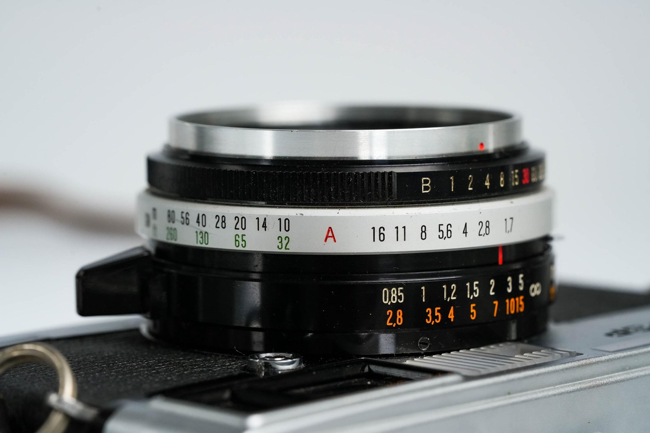 Olympus 35 SP + G. Zuiko 42mm f/1.7 + Gratis Kodak Gold – Zeldzame rangefinder | Volledig werkend | Met leren hoes en lensdop