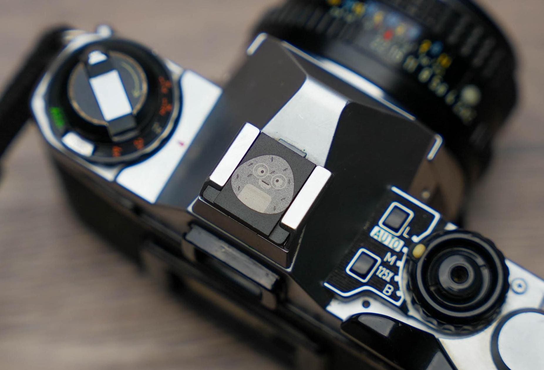 Unieke Aluminium Flitsschoen met Japanse Onigiri Gravure – Verkrijgbaar in Goud, Zilver en Zwart by Unseend