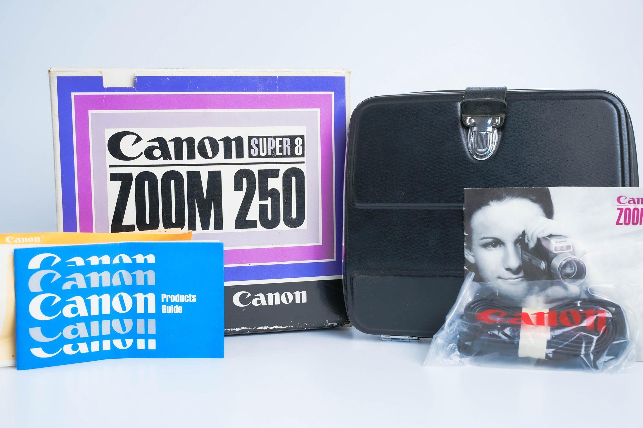 Canon Zoom 250 Super 8 – Vintage Filmcamera met 10.8-27mm Lens | Compleet en Werkend