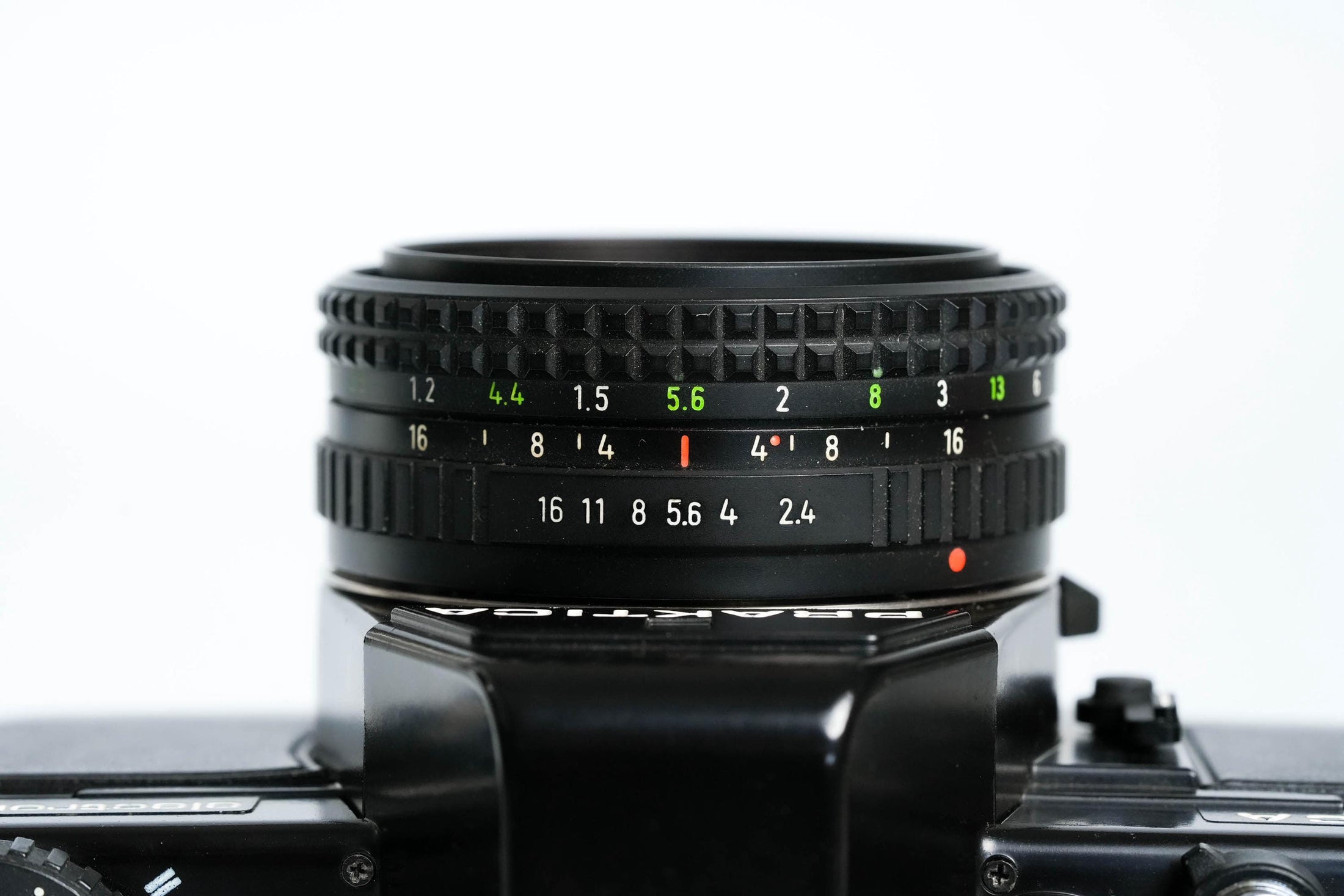 Praktica BCA + Prakticar 50mm f/2.4 + gratis 35mm film – Elektronische vintage SLR