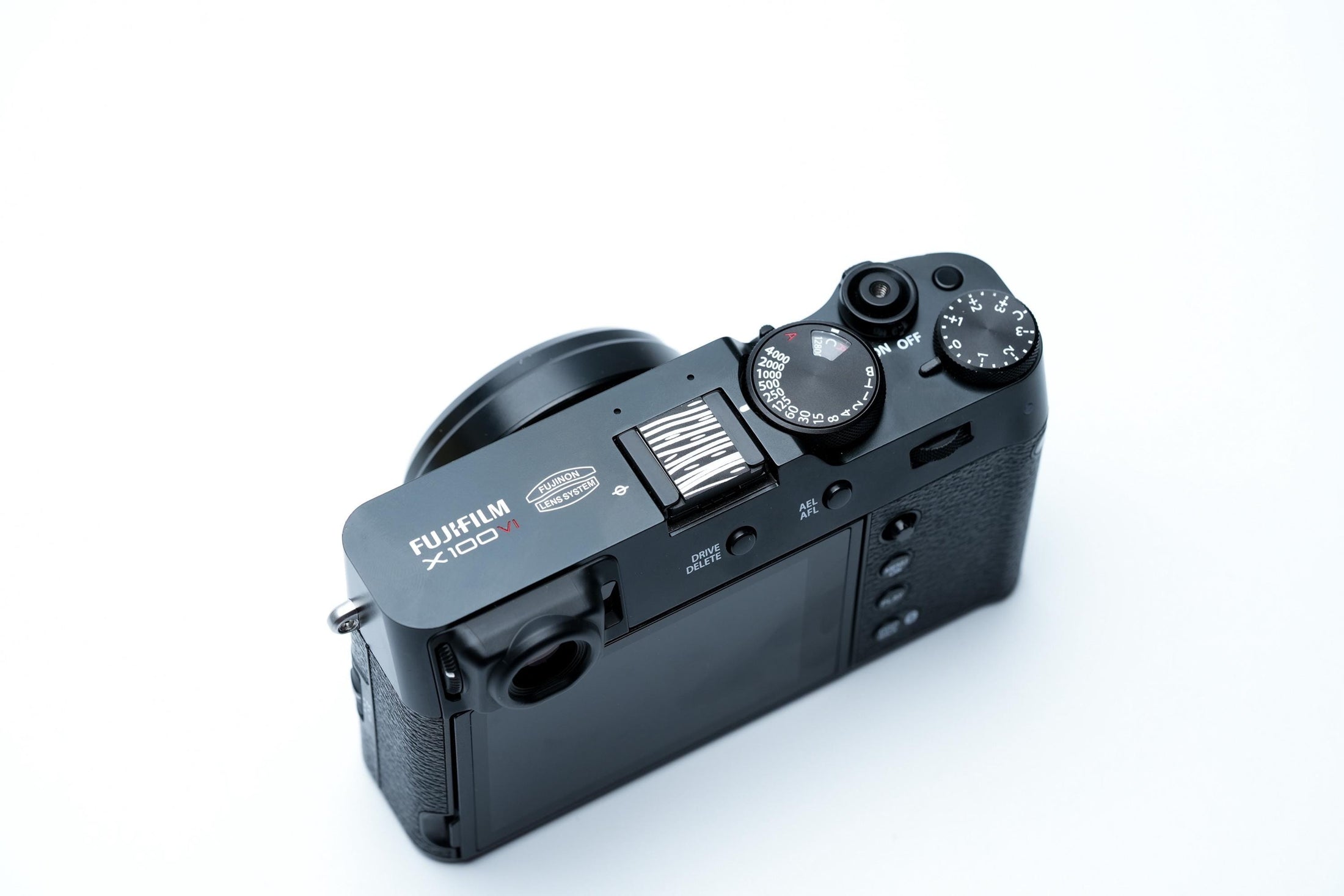 Abstracte flitsschoendeksel – gelaserd aluminium – zwart gecoat – standaard hotshoe