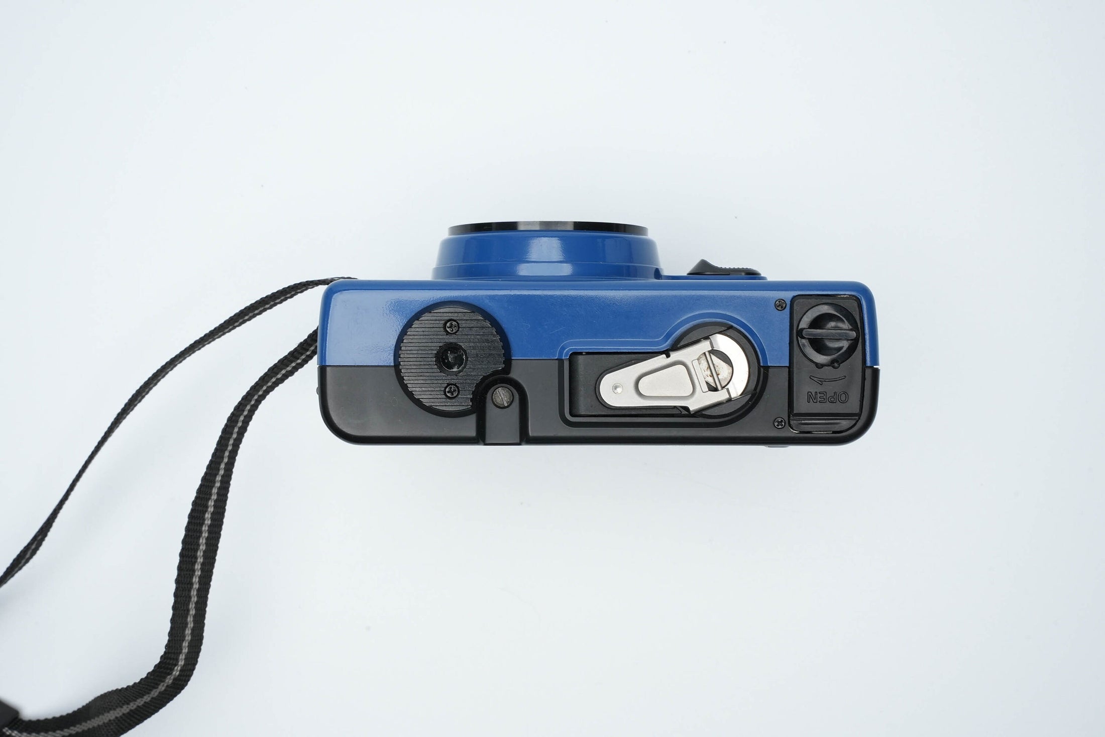 Konica Pop blauw - vintage point and shoot camera